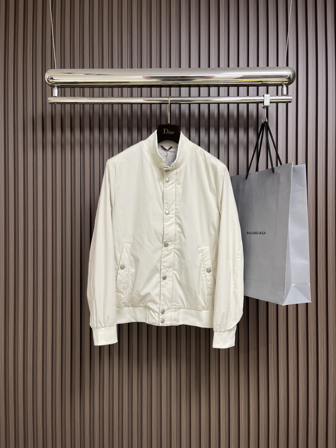 NO:573298,BrunelloCucinelli Brunello．  Cucinelli BC 2025ss early autumn new jacket, accessories are all original custom-made, advanced custom-made imported fabrics, extracted from natural plant fibers, lighter and thinner than ordinary cotton fabrics, soft to the touch, comfortable to wear, not easy to irritate the skin at all, the fabric has good hygroscopicity and breathability, size M-3XL,, brunello cucinelli, jackets & coats, jackets & coats, alexander wang19860909BrunelloCucinelli布鲁内洛．库奇内利BC 2025ss早秋新款夹克外套,辅料全部原版定制出品,高级定制进口面料,以天然植物纤维提炼出来,比一般棉织物轻薄 手感柔软,穿着舒适 完全不易有刺激皮肤 面料吸湿性、透气性良好 尺码M-3XL,,brunello cucinelli,jackets & coats,jackets & coats,alexander wang,Men's clothing