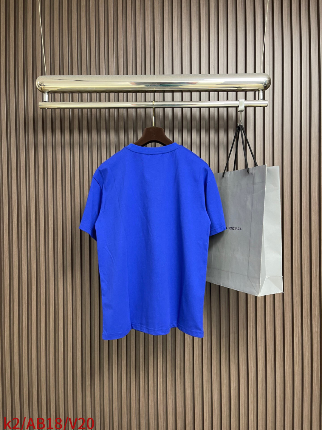 🛒🛒Celine 徽标刺绣口袋短袖T恤，本品采用15支特纺紧密棉，克重为230gm2;32支1x1罗纹，