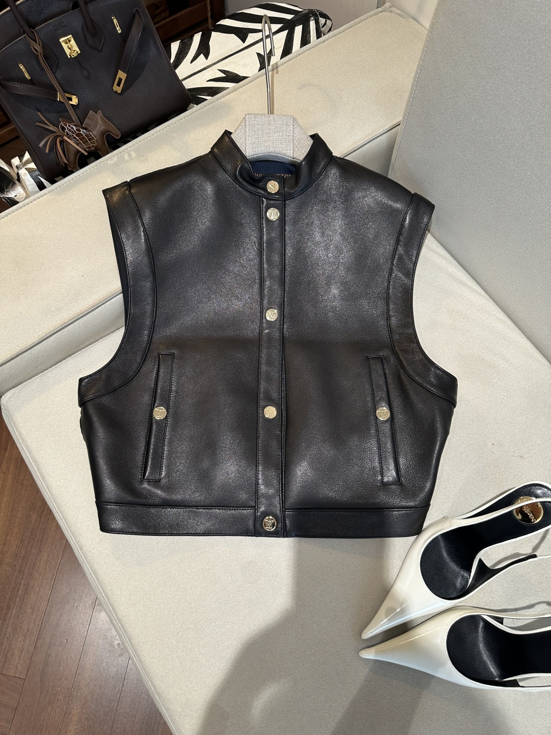 NO:944735,L* vest,Louis Vuitton-clothing,louis vuitton,19860909L*马夹,路易威登-服装,louis vuitton,,Women's clothing