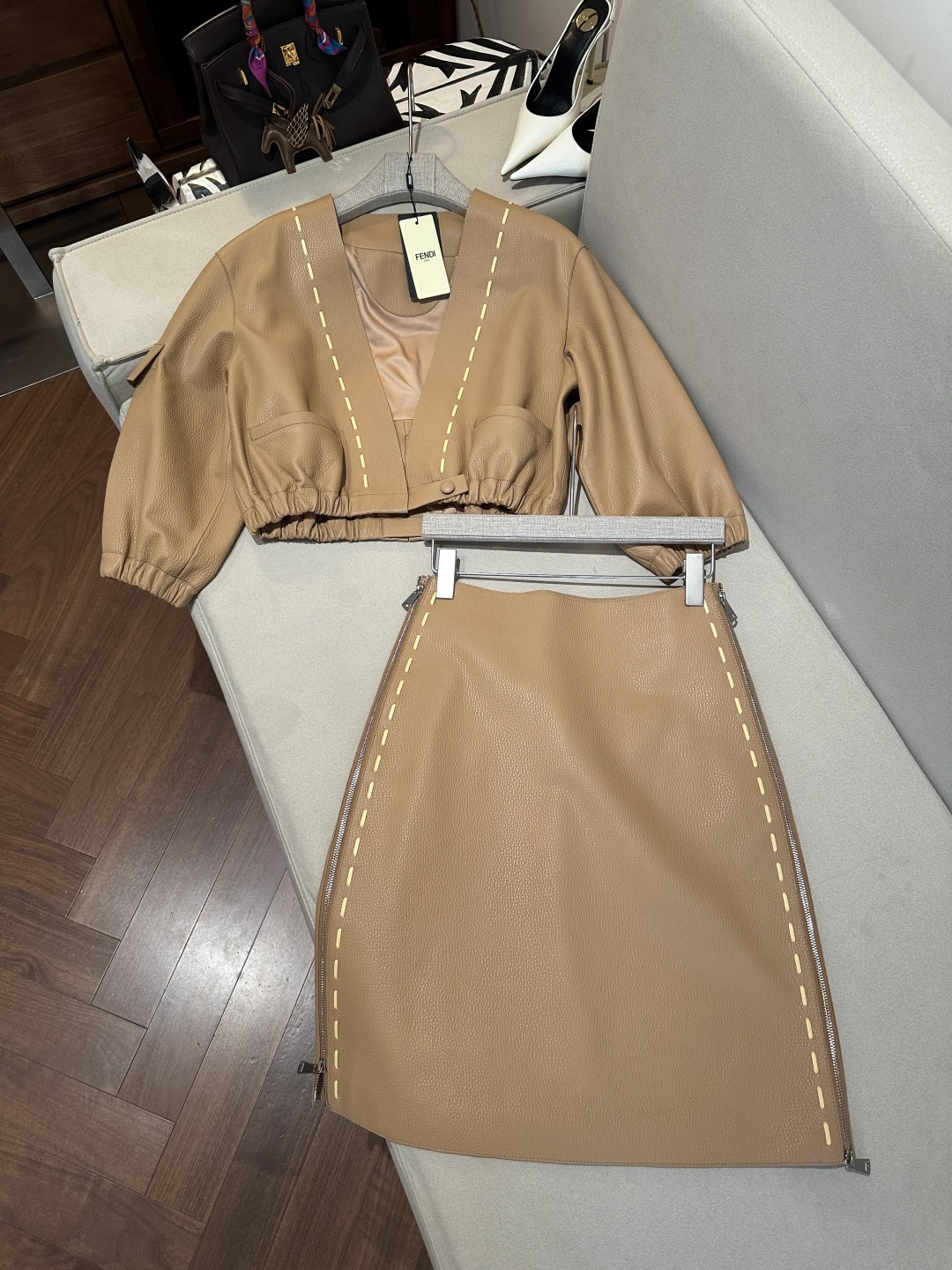 NO:931095,FEND*I imported pebbled cowhide leather jacket and leather skirt S---XXL special size can be customized, Fendi-clothing, fendi, fendi, skirts, leather jacket, cowhide,19860909FEND*I进口荔枝纹胎牛皮 皮衣皮裙 S---XXL 特殊码数可定制,芬迪-服装,fendi,fendi,skirts,leather jacket,cowhide,,Women's clothing