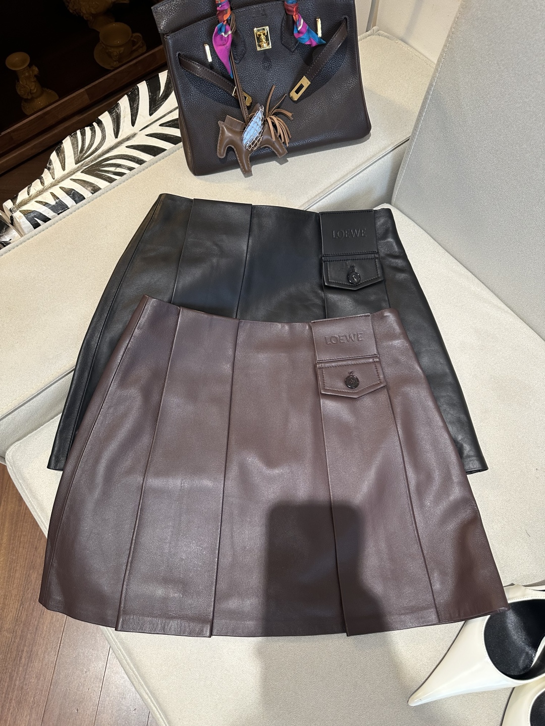NO:931084,Loew*e New Zealand imported lambskin leather skirt S-19860909Loew*e新西兰进口羔羊皮皮裙S- XL特殊码数可定制,罗意威-服装,loewe,loewe,skirts,sheepskin,,Women's clothing