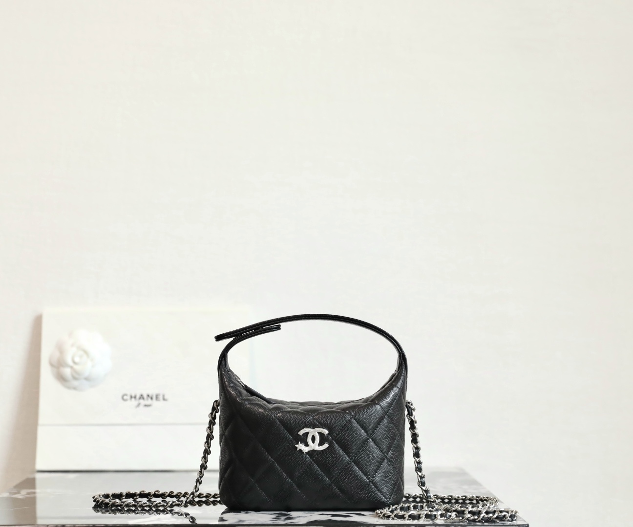 샤넬 25B 가방 블랙 소가죽 21.5x19x6cm 34401