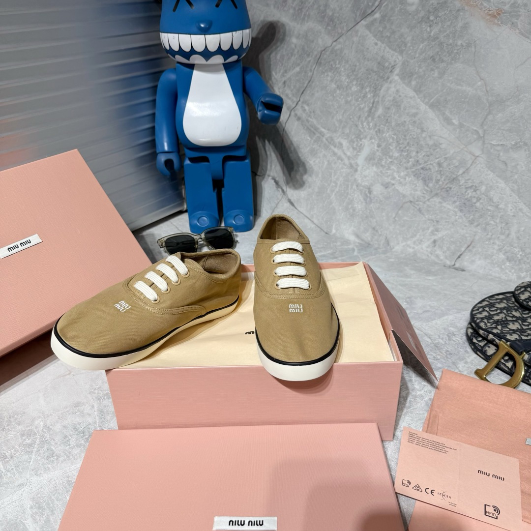 Miu Miu Sneakers