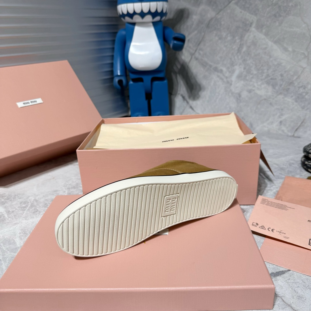 Miu Miu Sneakers