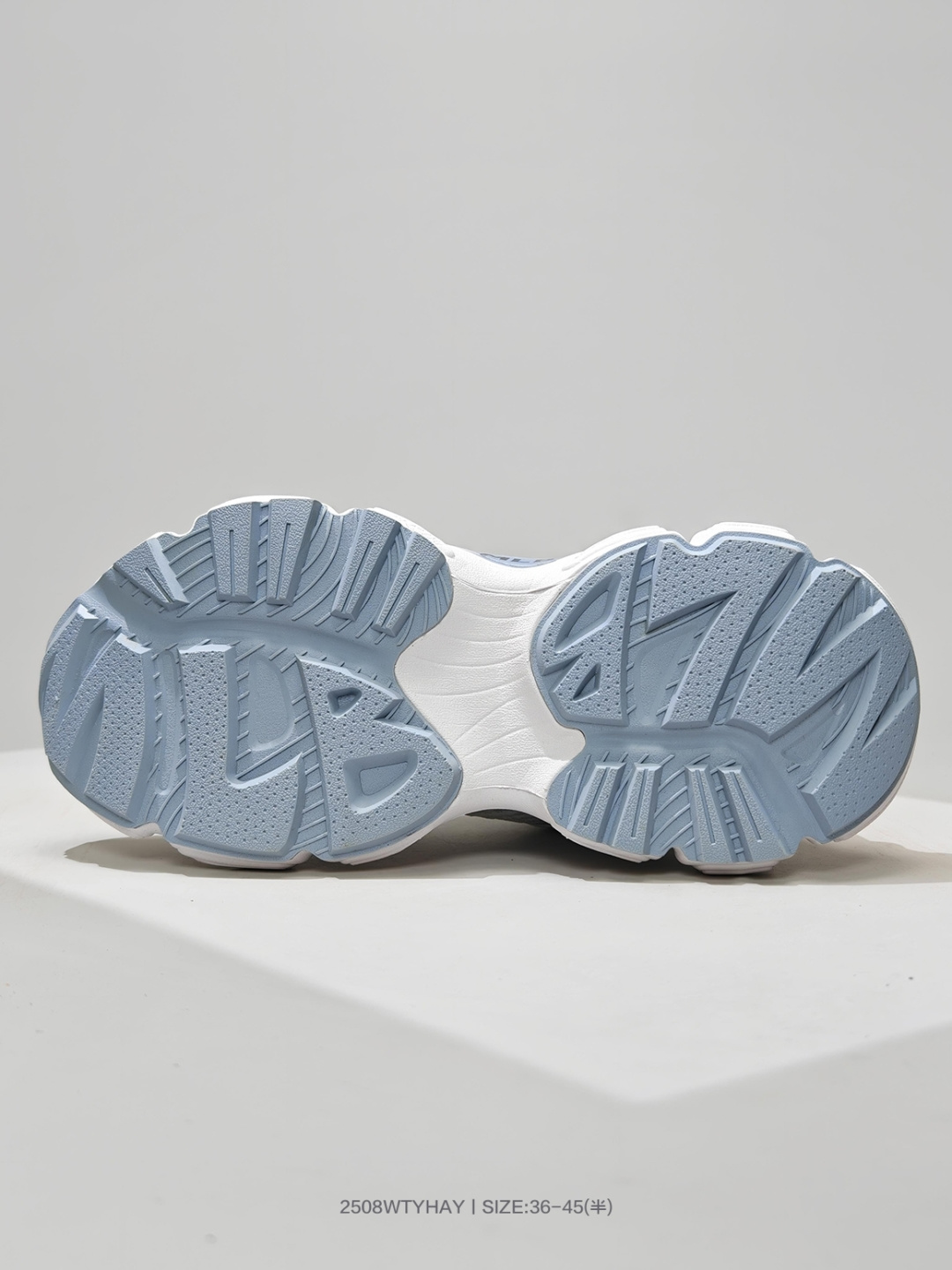 💰160
原楦原纸版数据开发,采用优质轻量克重纤维移膜皮革及透气网面鞋面材质,全新开发4.5cm厚度MD缓震组合防滑耐磨橡胶大底❗️潮人皆有MLB!联乘美国榄球洋基队New York Yankees x MLB Winner Chunky 优胜者系列低帮厚底复古老爹风休闲运动慢跑鞋 3ASHWD15N
码数:36 36.5 37.5 38 38.5 39 40 40.5 41 42 42.5 43 44 45
编号:2508WTYHAY