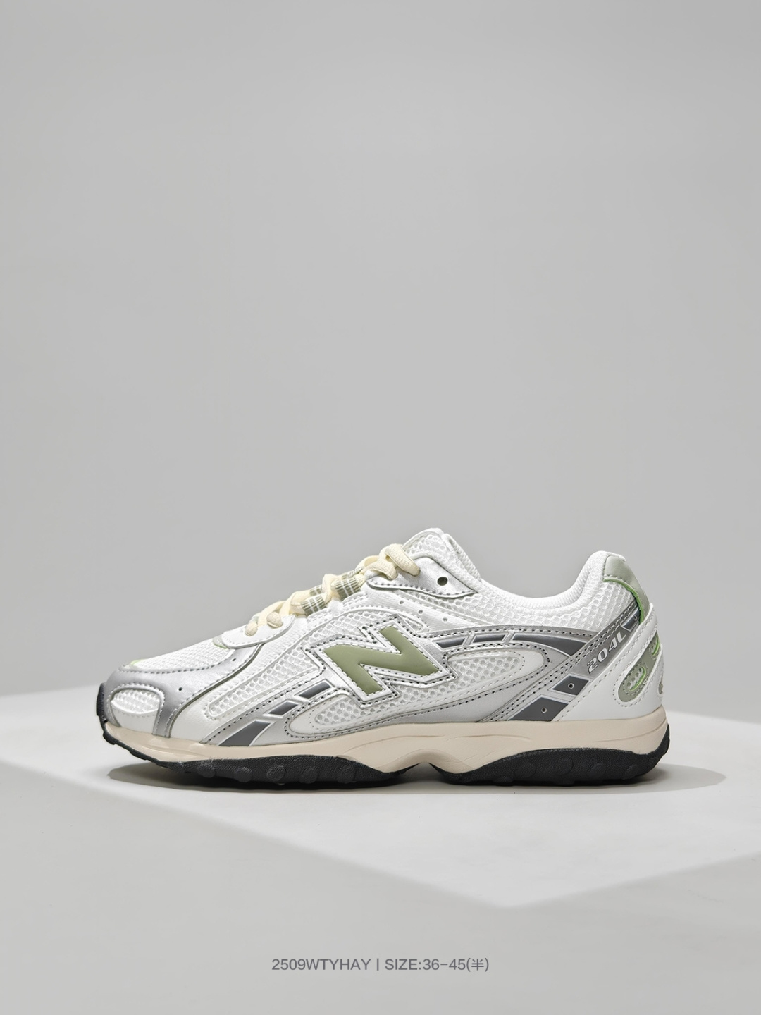 新百伦New Balance 新百伦204 系列复古休闲运动百搭老爹跑步鞋 U204LSWB 轻盈脚感质感兼具 鞋身搭载EVA科技中底,适用多元穿搭场合为户外出行提供舒适长远的穿搭体验 编号:2509WTYHAY