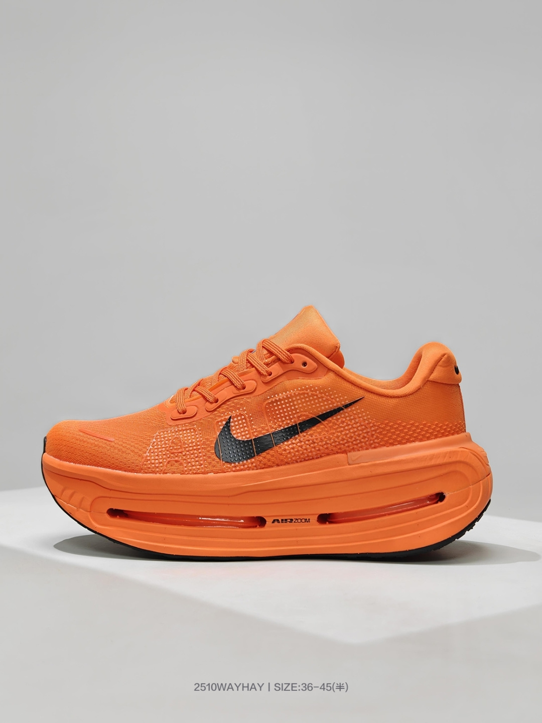 耐克Nike Air Zoom Pegasus Premium 新款气垫缓震休闲跑步鞋 货号:HQ2050 660 Pegasus Premium 搭载了 Nike 最先进的三重技术 为跑者提供超强的响应缓冲这款鞋被誉为有史以来响应最快的跑鞋 为跑者提供最大能量反馈 鞋面采用多层覆盖和加固设计 确保足够的支撑和结构 而鞋舌设计则增加了透气性 让跑者能够更轻松地奔跑 编号:2510WAYHAY