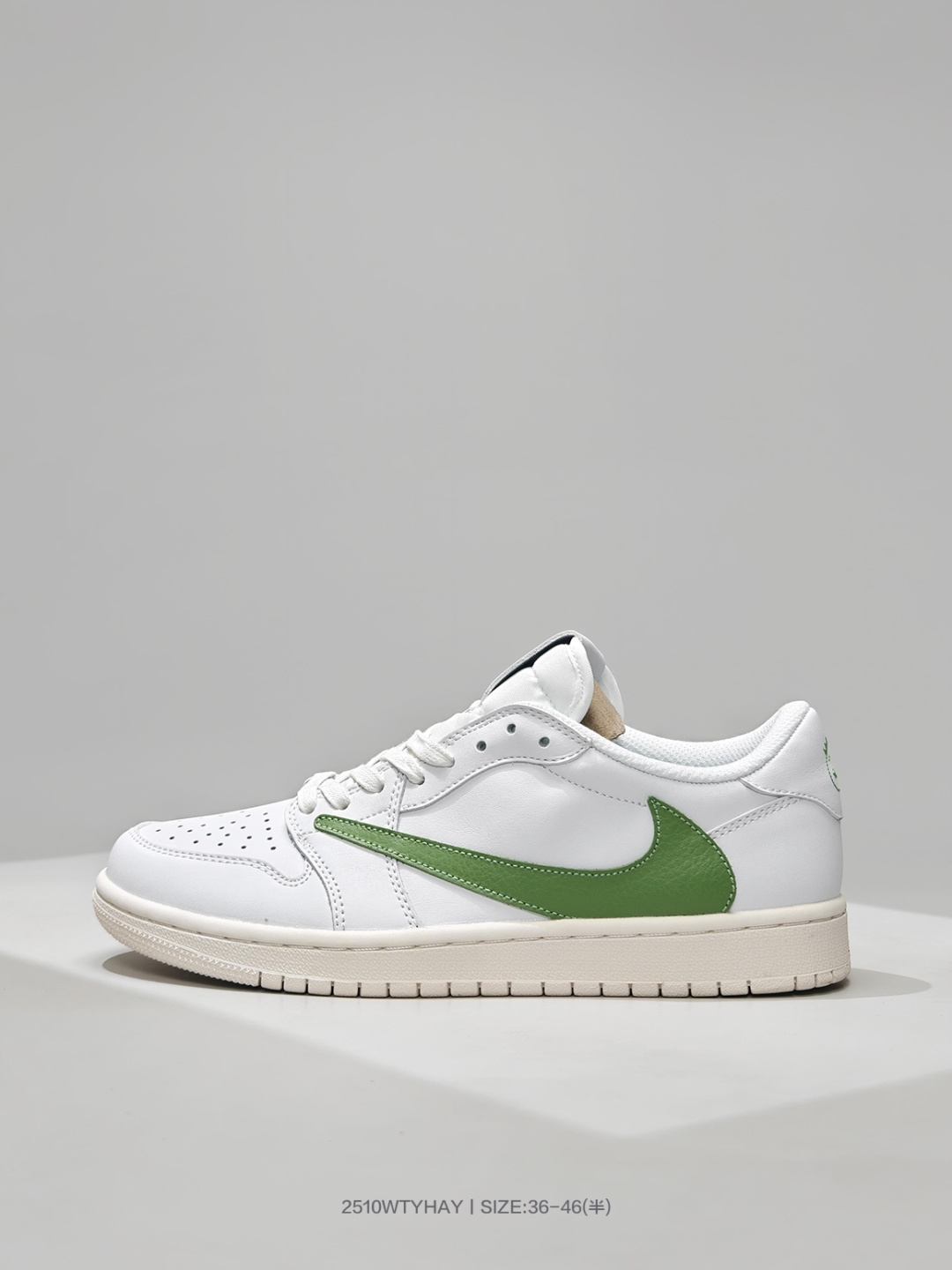 💰160
原档案原数据开发纸版,采用磨砂皮组合荔枝纹皮革鞋面材质,注胶孔及缜密中底拉帮工艺,内置气垫及耐磨橡胶大底❗再度携手当红嘻哈歌手-特拉维斯·斯科特Travis Scott x耐克Nike Air Jordan 1 Low OG AJ1乔丹一代经典低帮文化百搭休闲运动篮球鞋“TS联名反转摩卡白绿倒钩” DM7866 956
码数:36 36.5 37.5 38 38.5 39 40 40.5 41 42 42.5 43 44 44.5 45 46
编号:2510WTYHAY