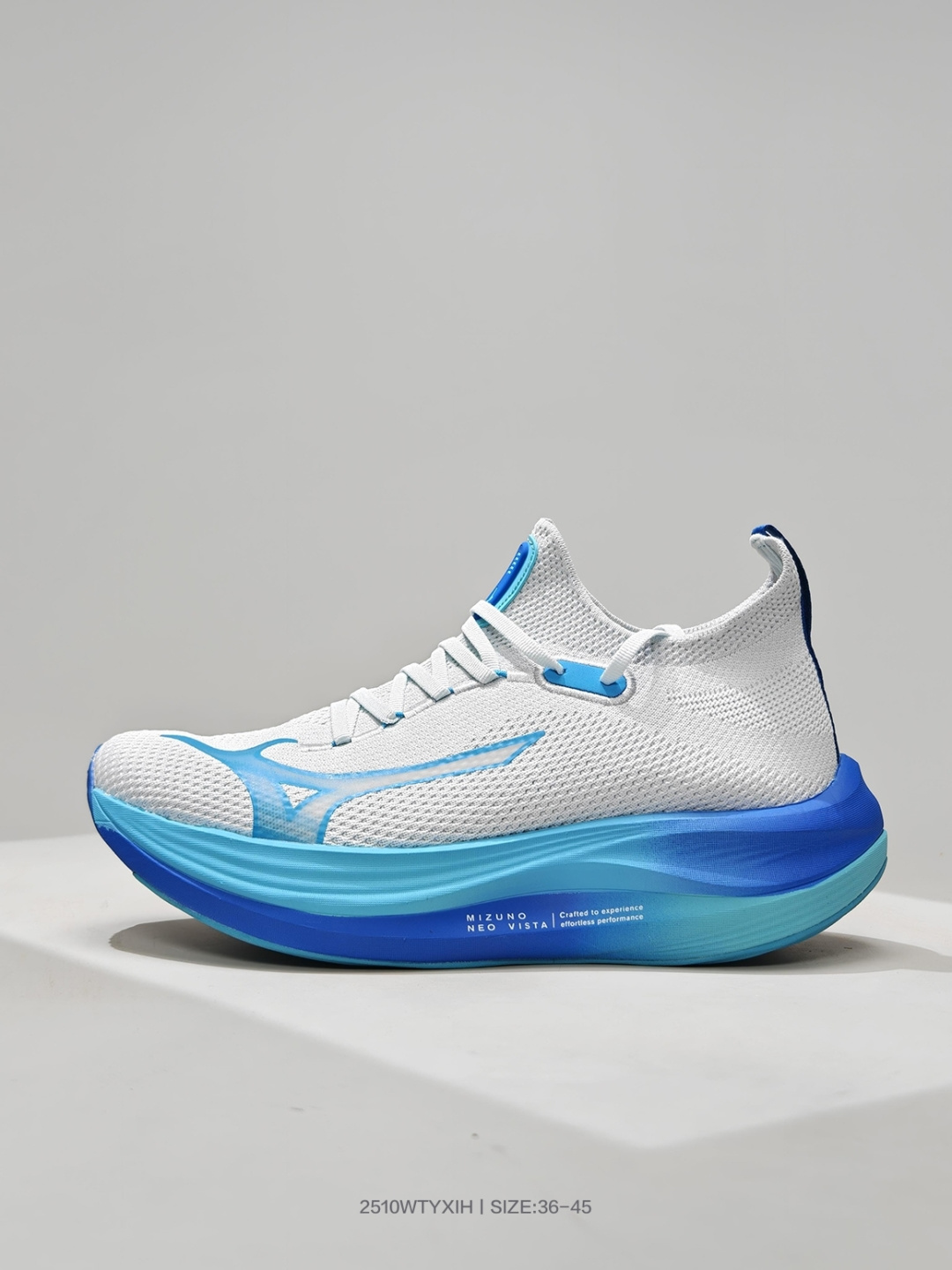 🈴💰160
美津浓Mizuno Neo Vista 舒适百搭减震耐磨 低帮马拉松跑步鞋 货号:J1GD243421
码数:36 37 38 39 40 41 42 43 44 45
编号:2510WTYXIH