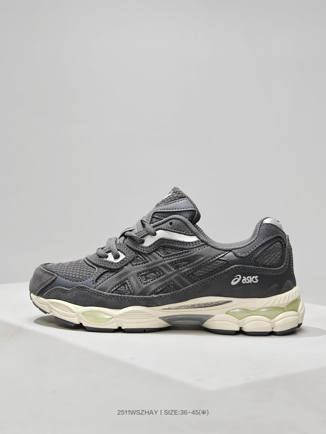 💰135
亚瑟士Asics Gel-NYC 亚瑟士运动休闲透气专业跑鞋 鞋面采用反绒皮与网布拼接 透气舒适兼具休闲时尚 结合简明的配色 展现品牌的传承及引领复古流行的主题 虎爪造型的LOGO 鞋身稳定包裹系统 支撑鞋身 经典宽大鞋型配备防偏移设计提升包裹性 穿着舒适鞋面透气孔设计 提供透气性 货号:1203A739 020
码数:36 37 37.5 38 39 39.5 40 40.5 41.5 42 42.5 43.5 44 45
编号:2511WSZHAY