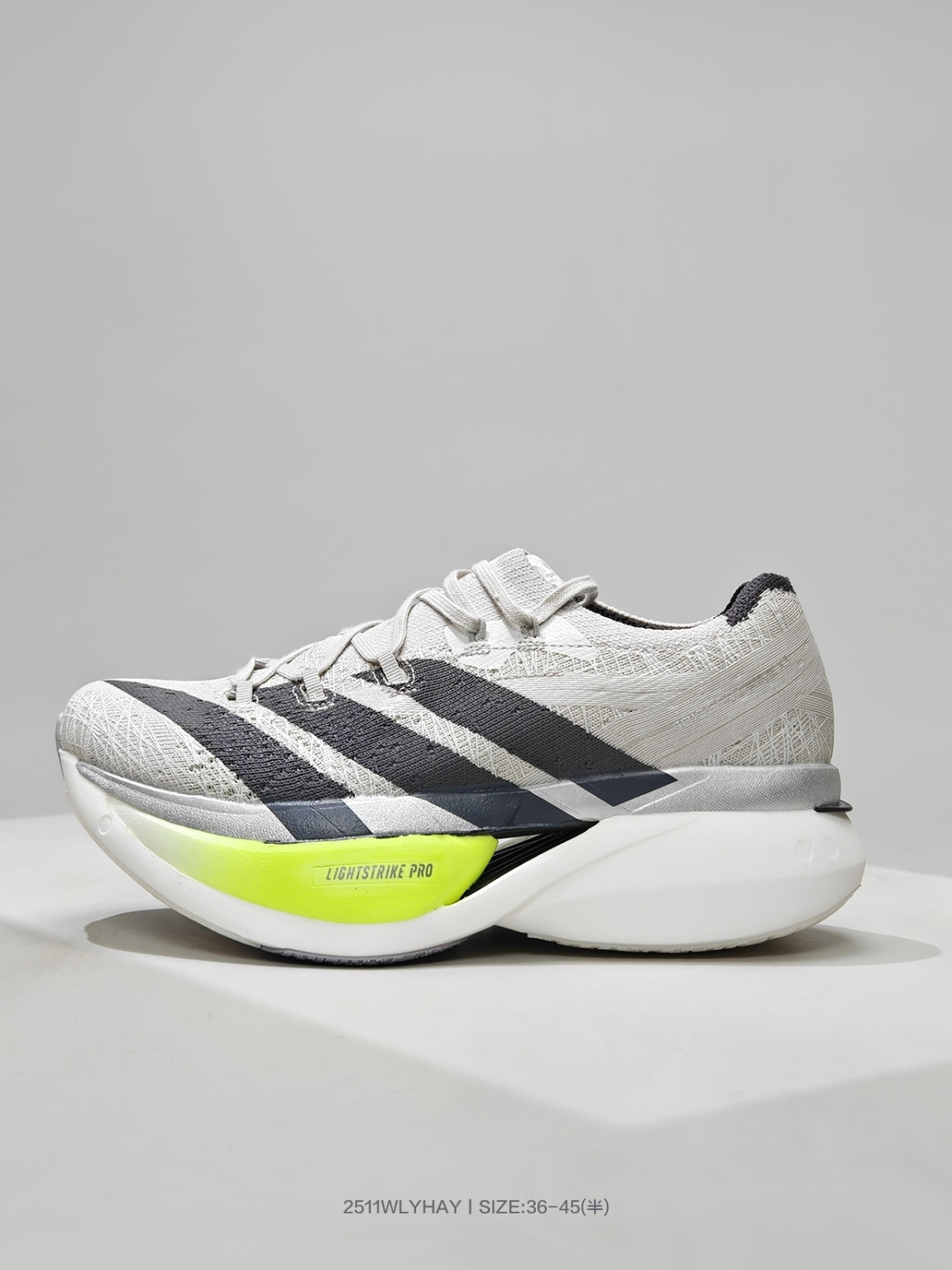 💰190
阿迪达斯 Adidas Adizero Prime X 3.0 Strung箱根系列 专业竞训 碳板碳柱  经典马拉松跑步鞋
整体采用前作的设计语言 并且对后者的细节进行升级 马拉松和长距离路跑的性能极限设计而生
货号:JQ2982

码数：36 36.5 37 38 38.5 39 40 40.5 41 42 42.5 43 44 44.5 45
编号：2511WLYHAY