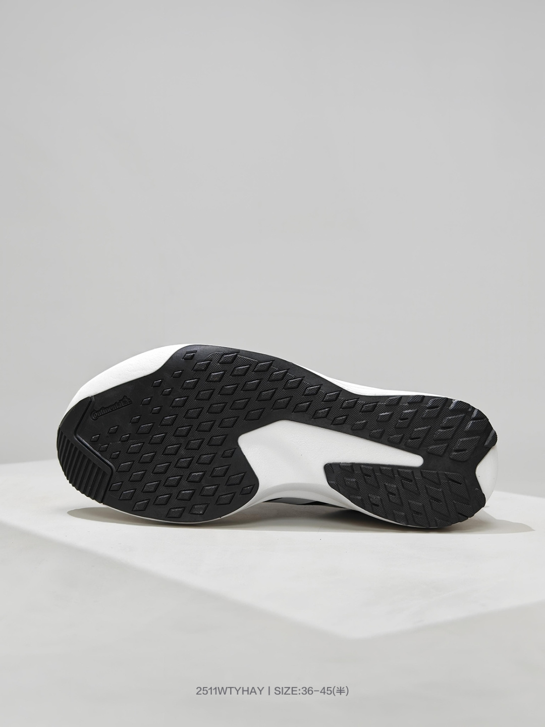 💰💰160
阿迪达斯 ADIDAS ADIZERO EVO SL 运动舒适防滑耐磨低帮跑步鞋 KK0312
阿迪达斯革新力作!「破纪录轻跑鞋」adiZero Adios Pro EVO 极致轻盈的Lightweight Upper设计,带来近乎裸足的舒适体验。中底采用尖端科技,Lightstrike Pro材料经过精细调校,实现卓越缓震与轻量化的完美结合
码数:36 36.5 37 38 38.5 39 40 40.5 41 42 42.5 43 44 44.5 45
编号:2511WTYHAY