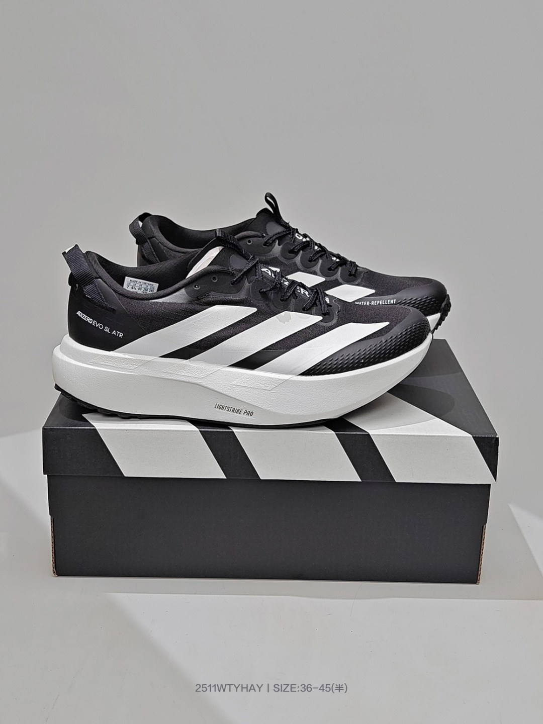 💰💰160
阿迪达斯 ADIDAS ADIZERO EVO SL 运动舒适防滑耐磨低帮跑步鞋 KK0312
阿迪达斯革新力作!「破纪录轻跑鞋」adiZero Adios Pro EVO 极致轻盈的Lightweight Upper设计,带来近乎裸足的舒适体验。中底采用尖端科技,Lightstrike Pro材料经过精细调校,实现卓越缓震与轻量化的完美结合
码数:36 36.5 37 38 38.5 39 40 40.5 41 42 42.5 43 44 44.5 45
编号:2511WTYHAY