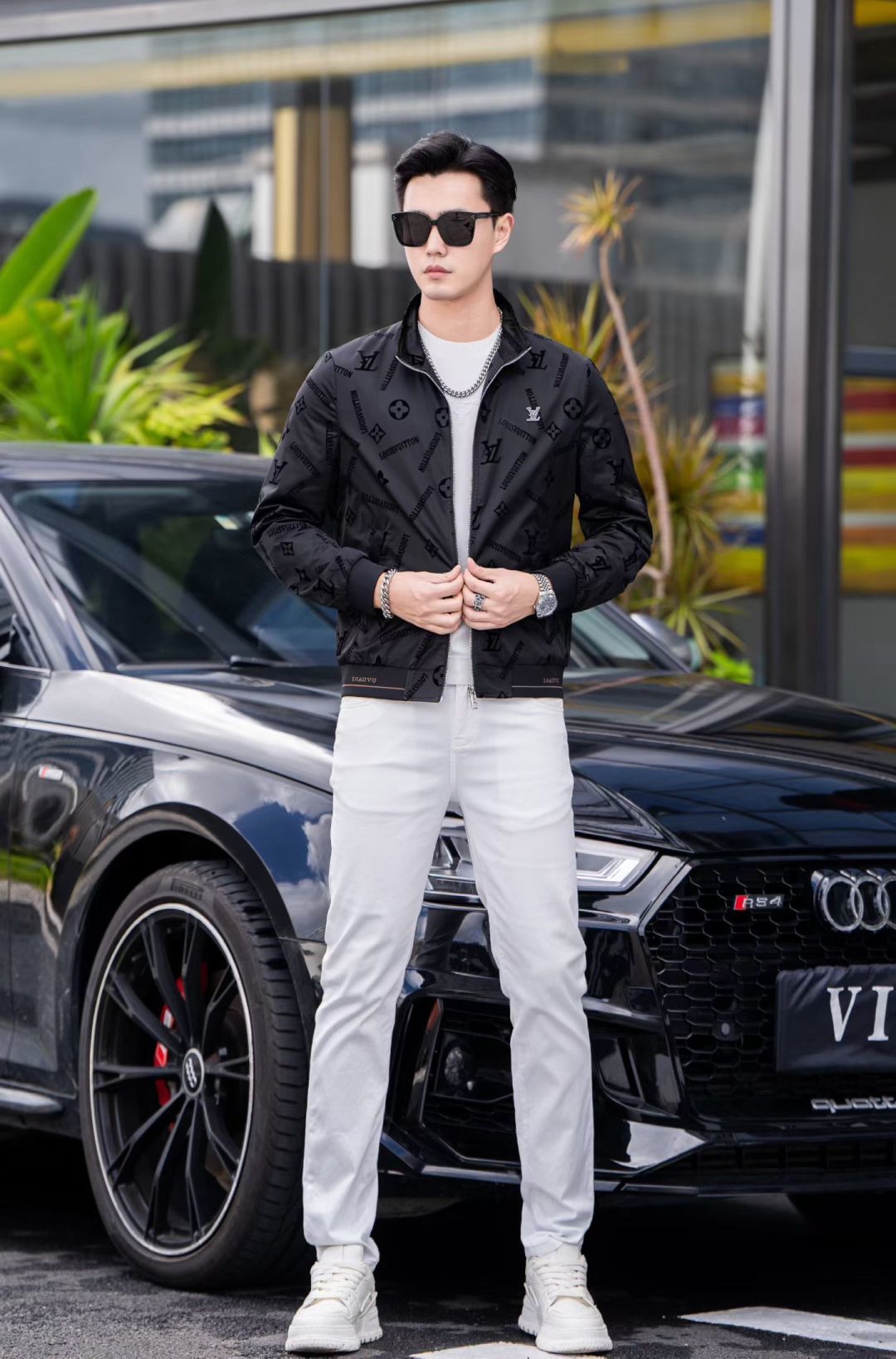 NO:537357,LV autumn and winter counter new casual and fashionable jacket jacket with advanced design style Brand logo heavy industry embellishment design delicate and comfortable wear very light and not easy to wrinkle. Multiple craftsmanship The overall design is quite visual, the upper body is casual and stylish, with a certain degree of clarity, absolutely recommended at the most cutting-edge temperament of fashion, a must-have for urban casual. Size M-3XL,,louis vuitton, jackets & coats, jackets & coats, alexander wang19860909LV 秋冬专柜新款休闲时尚夹克外套 超前卫设计风格 品牌logo重工点缀设计 细腻舒适 穿着非常轻便不易起皱.多重重工艺 整体的设计颇具视觉感,上身休闲有型,有一定的挺括度,绝对走在时尚最尖端的气质感推荐,都市休闲必备.尺码 M-3XL,,louis vuitton,jackets & coats,jackets & coats,alexander wang,Men's clothing