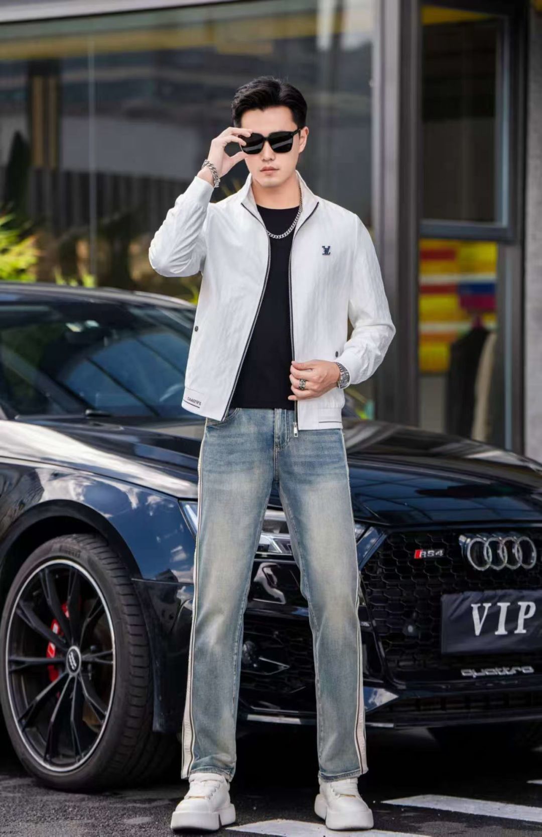 NO:537367,LV autumn and winter counter new casual and fashionable jacket jacket with advanced design style Brand logo heavy industry embellishment design delicate and comfortable wear very light and not easy to wrinkle. Multiple craftsmanship The overall design is quite visual, the upper body is casual and stylish, with a certain degree of clarity, absolutely recommended at the most cutting-edge temperament of fashion, a must-have for urban casual. Size M-3XL,,louis vuitton, jackets & coats, jackets & coats, alexander wang19860909LV 秋冬专柜新款休闲时尚夹克外套 超前卫设计风格 品牌logo重工点缀设计 细腻舒适 穿着非常轻便不易起皱.多重重工艺 整体的设计颇具视觉感,上身休闲有型,有一定的挺括度,绝对走在时尚最尖端的气质感推荐,都市休闲必备.尺码 M-3XL,,louis vuitton,jackets & coats,jackets & coats,alexander wang,Men's clothing