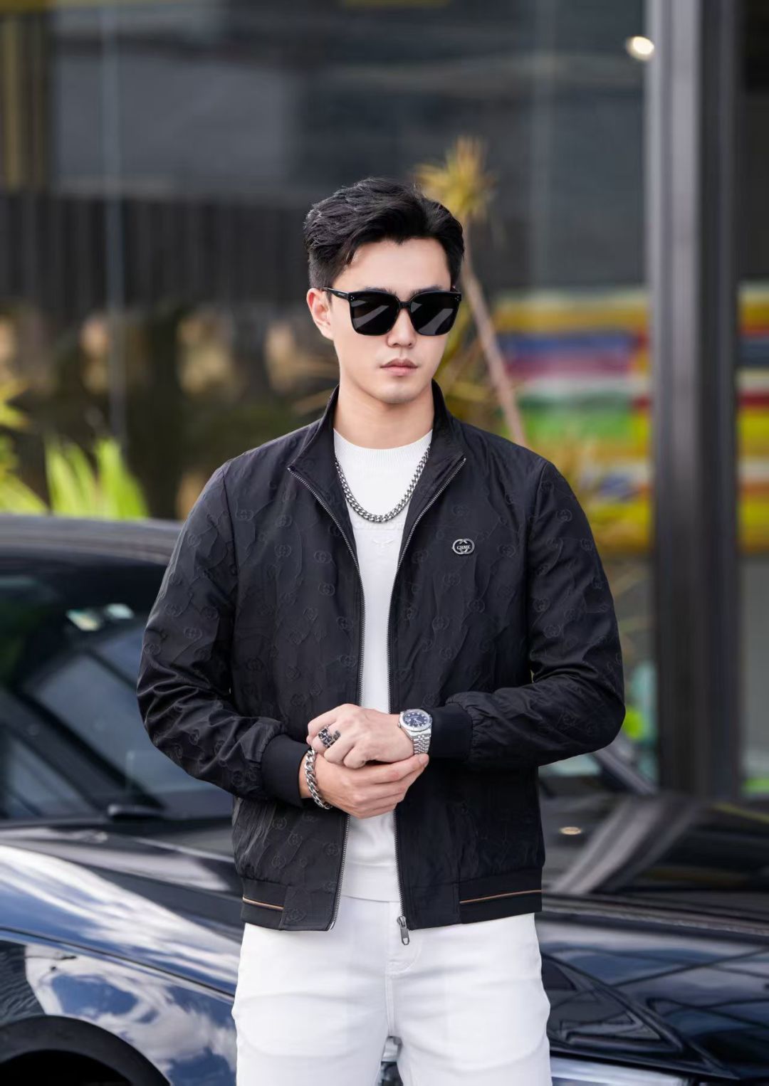 NO:537369,GUCCI New casual and fashionable jacket for autumn and winter counters, super avant-garde design style, brand logo heavy industry embellishment design, delicate and comfortable, very light and not easy to wrinkle. Multiple craftsmanship The overall design is quite visual, the upper body is casual and stylish, with a certain degree of clarity, absolutely recommended at the most cutting-edge temperament of fashion, a must-have for urban casual. Size M-3XL,,gucci,jackets & coats,jackets & coats,alexander wang19860909GUCCI 古奇 秋冬专柜新款休闲时尚夹克外套 超前卫设计风格 品牌logo重工点缀设计 细腻舒适 穿着非常轻便不易起皱.多重重工艺 整体的设计颇具视觉感,上身休闲有型,有一定的挺括度,绝对走在时尚最尖端的气质感推荐,都市休闲必备.尺码 M-3XL,,gucci,jackets & coats,jackets & coats,alexander wang,Men's clothing