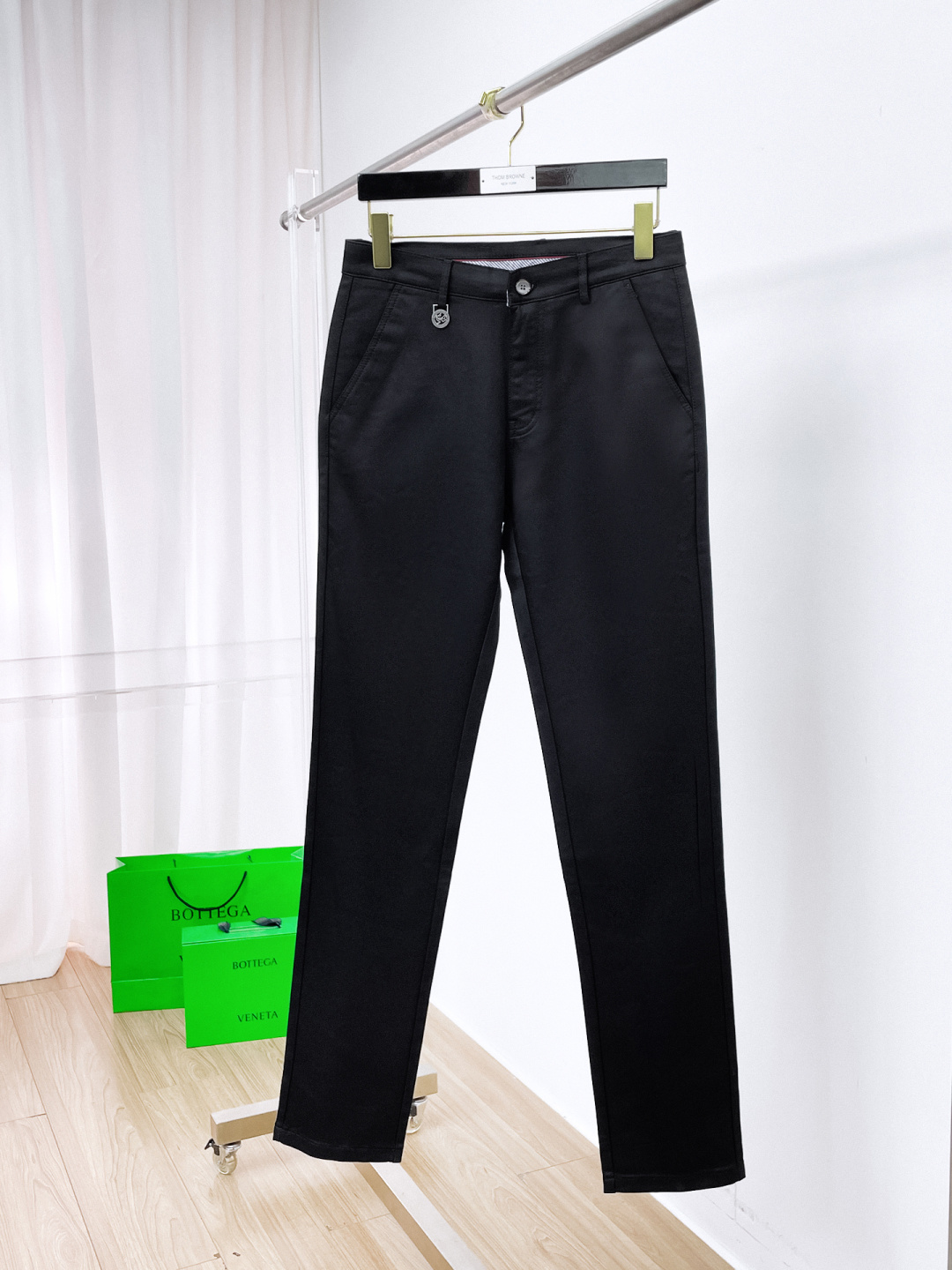 NO:653032,Arc'teryx's new arrival 2025 autumn and winter new products are available at counters. The best casual pants counters in physical stores are original 1:1 good products, suitable for all ages. The highest version of European imported fabrics on the market. Comfortable, soft and skin-friendly, the upper body effect is super fashionable and versatile, straight and stylish, a wardrobe must-have!  Suitable for any occasion. Size: 30-38, arc'teryx, alexander wang19860909始祖鸟 新款来袭2025秋冬新款新品 专柜有售 实体店极品休闲裤专柜原版1:1好货,适合各个年龄段.市场最高版本的欧洲进口面料.舒适柔软亲肤,上身效果超级棒时尚百搭,笔挺有型,衣橱必备！适合任何场合穿着 尺码:30-38,arc'teryx,alexander wang,Men's clothing