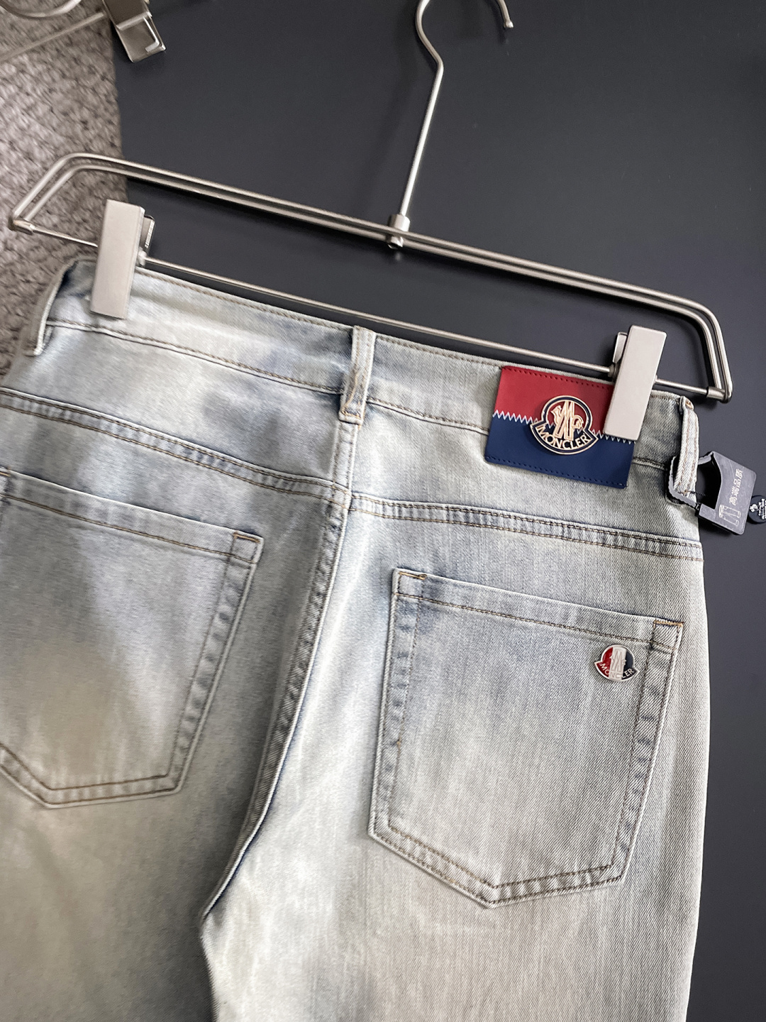 蒙口 男士丹宁牛仔裤，官宣画册海报穿搭款！ 客供高级进口的丹宁原色面料，特选日本冈山纯正13oz 盎司牛