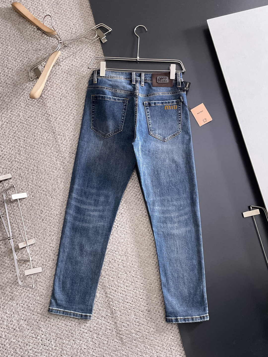miu miu 男士丹宁牛仔裤，官宣画册海报穿搭款！ 客供高级进口的丹宁原色面料，特选日本冈山纯正13o