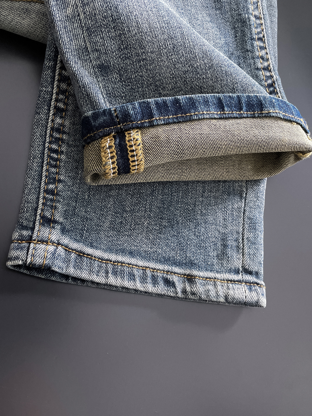 Dior 迪奥 男士丹宁牛仔裤，官宣画册海报穿搭款！ 客供高级进口的丹宁原色面料，特选日本冈山纯正13o