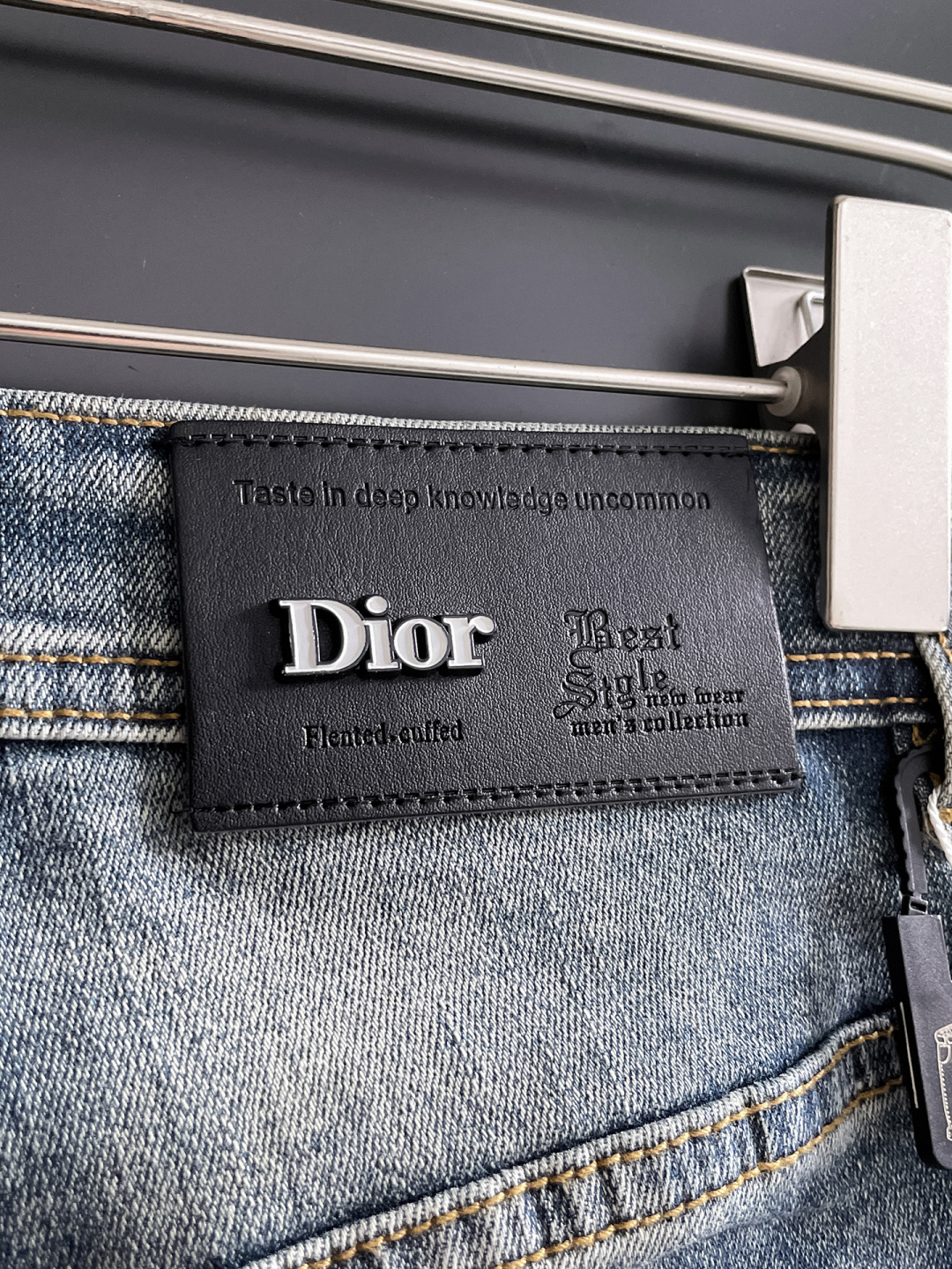 Dior 迪奥 男士丹宁牛仔裤，官宣画册海报穿搭款！ 客供高级进口的丹宁原色面料，特选日本冈山纯正13o