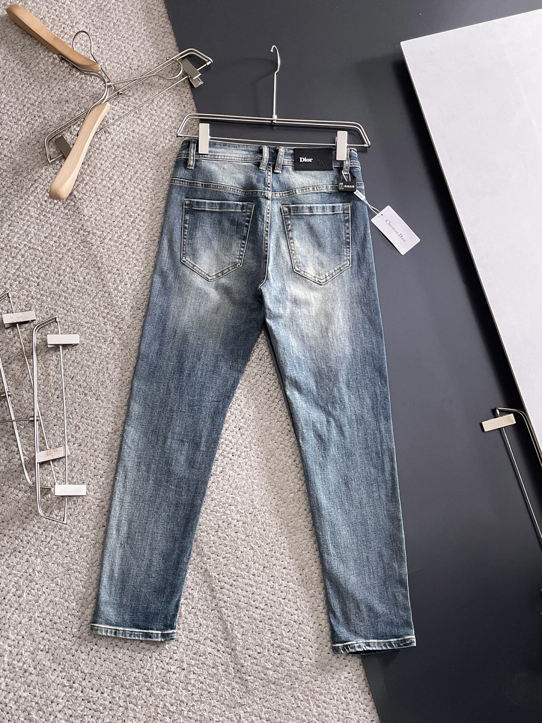 Dior 迪奥 男士丹宁牛仔裤，官宣画册海报穿搭款！ 客供高级进口的丹宁原色面料，特选日本冈山纯正13o