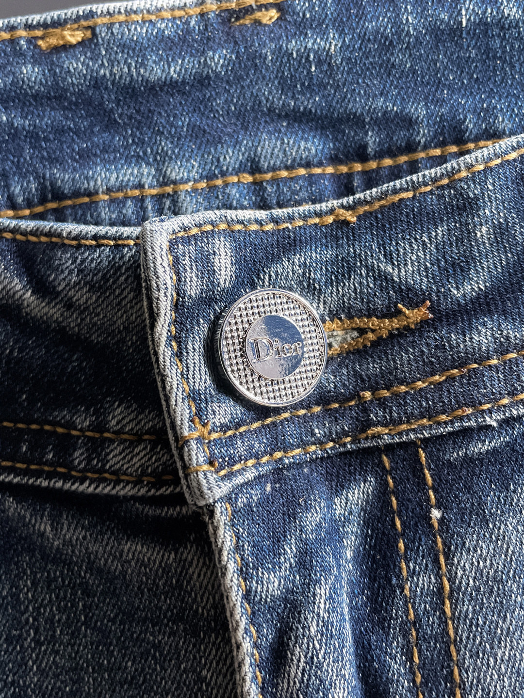Dior 迪奥 男士丹宁牛仔裤，官宣画册海报穿搭款！ 客供高级进口的丹宁原色面料，特选日本冈山纯正13o