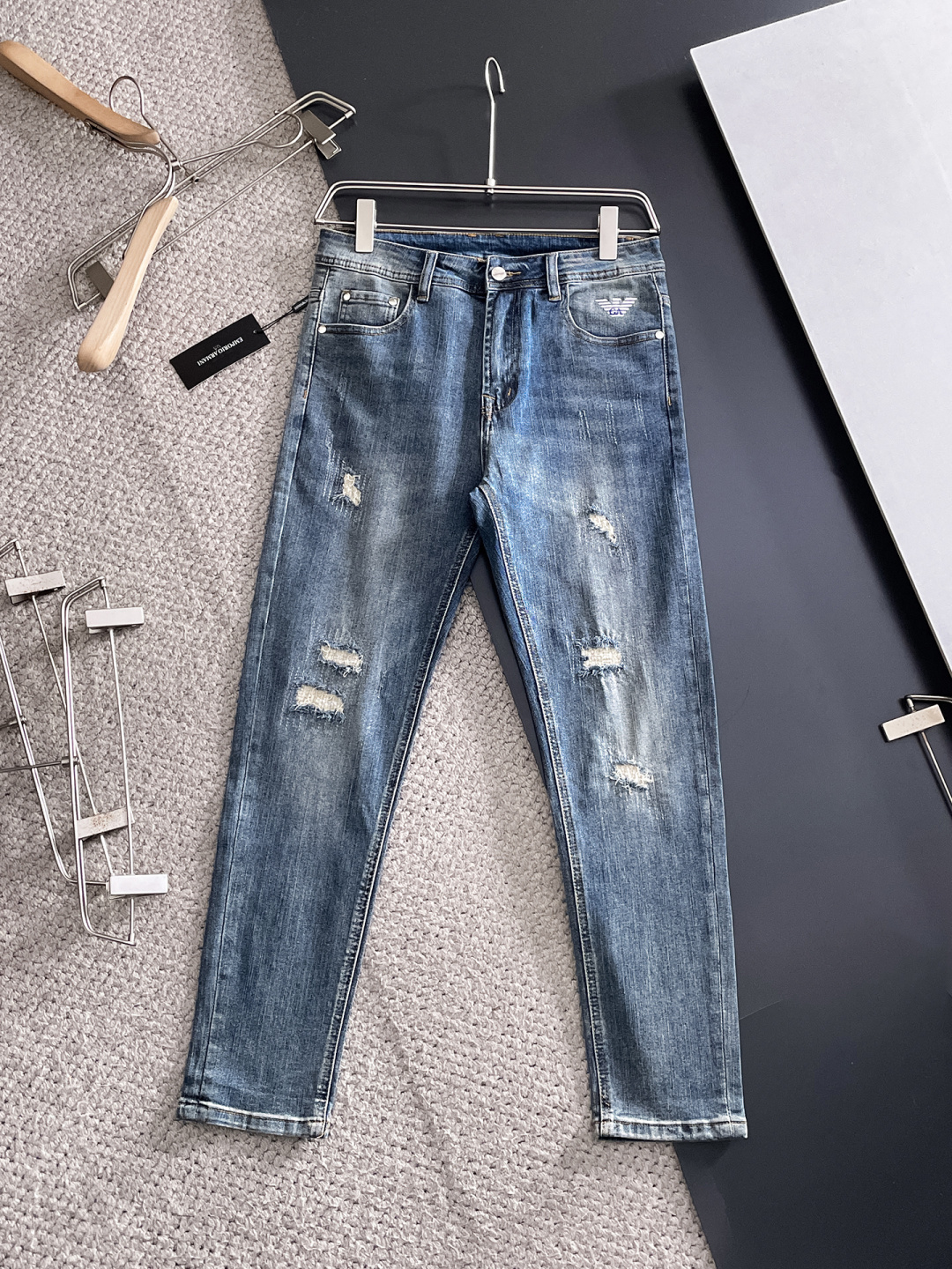 Armani 阿玛尼 男士丹宁牛仔裤，官宣画册海报穿搭款！ 客供高级进口的丹宁原色面料，特选日本冈山纯正