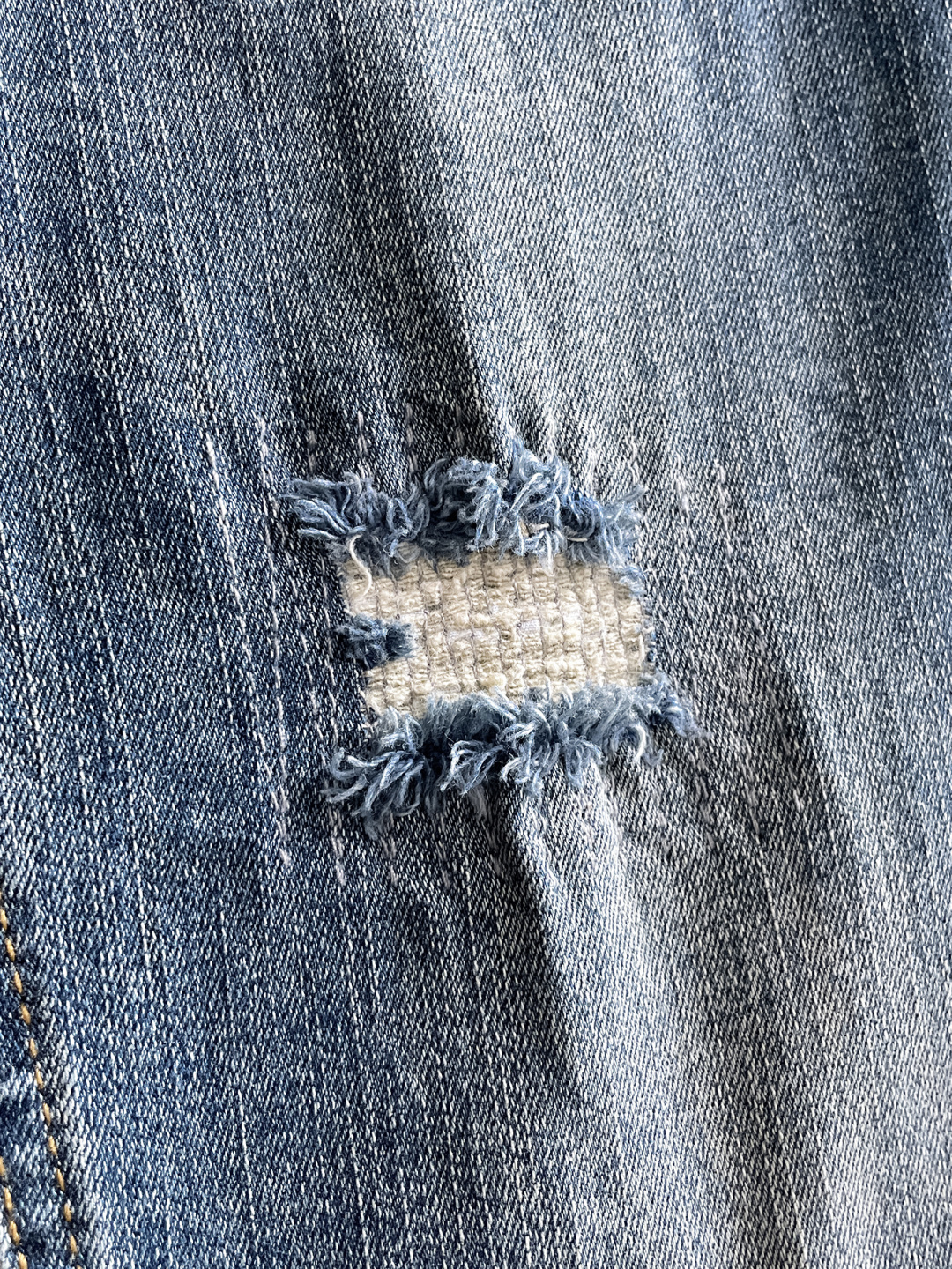 Armani 阿玛尼 男士丹宁牛仔裤，官宣画册海报穿搭款！ 客供高级进口的丹宁原色面料，特选日本冈山纯正