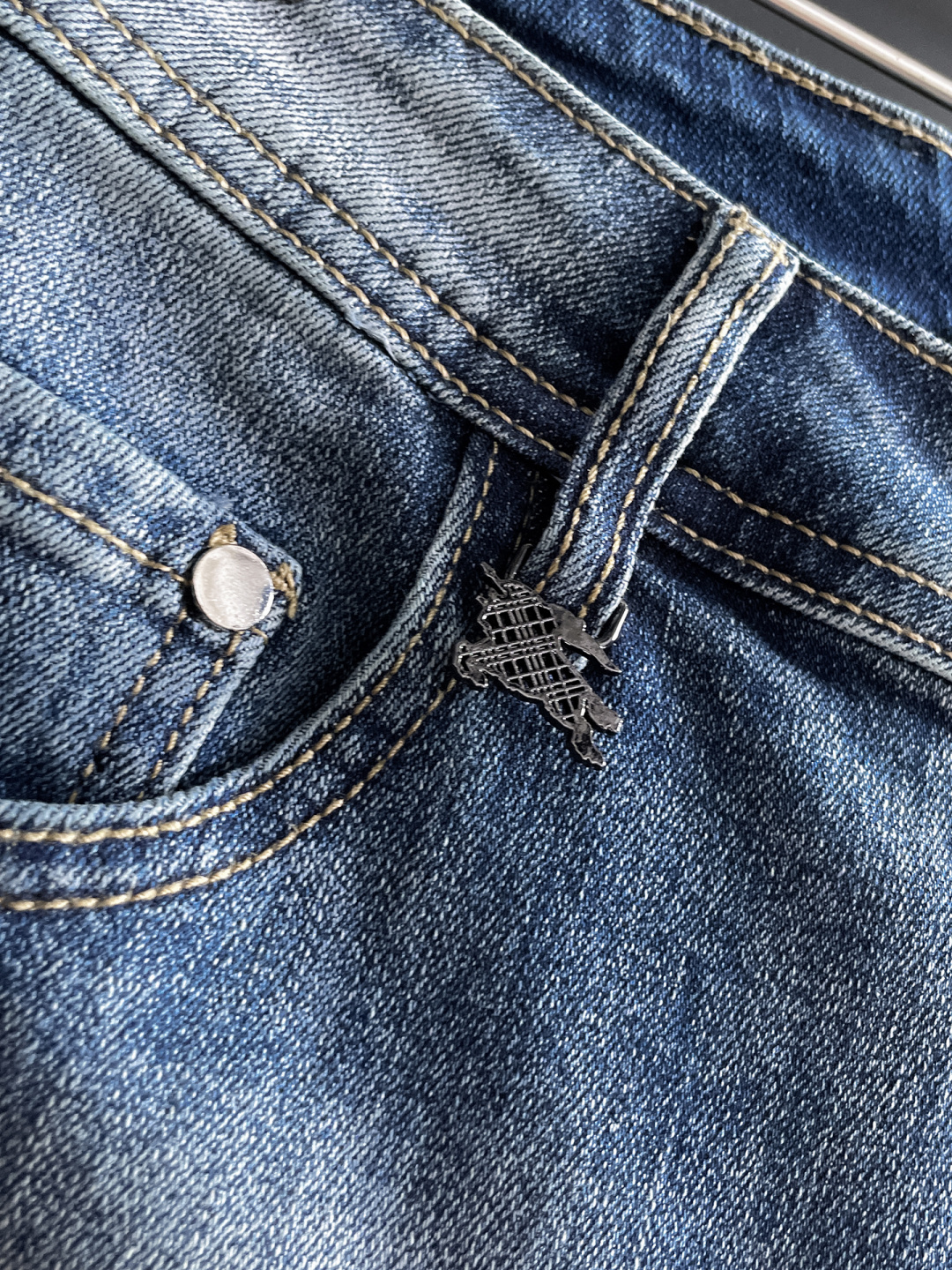 Burberry 巴宝莉 男士丹宁牛仔裤，官宣画册海报穿搭款！ 客供高级进口的丹宁原色面料，特选日本冈山