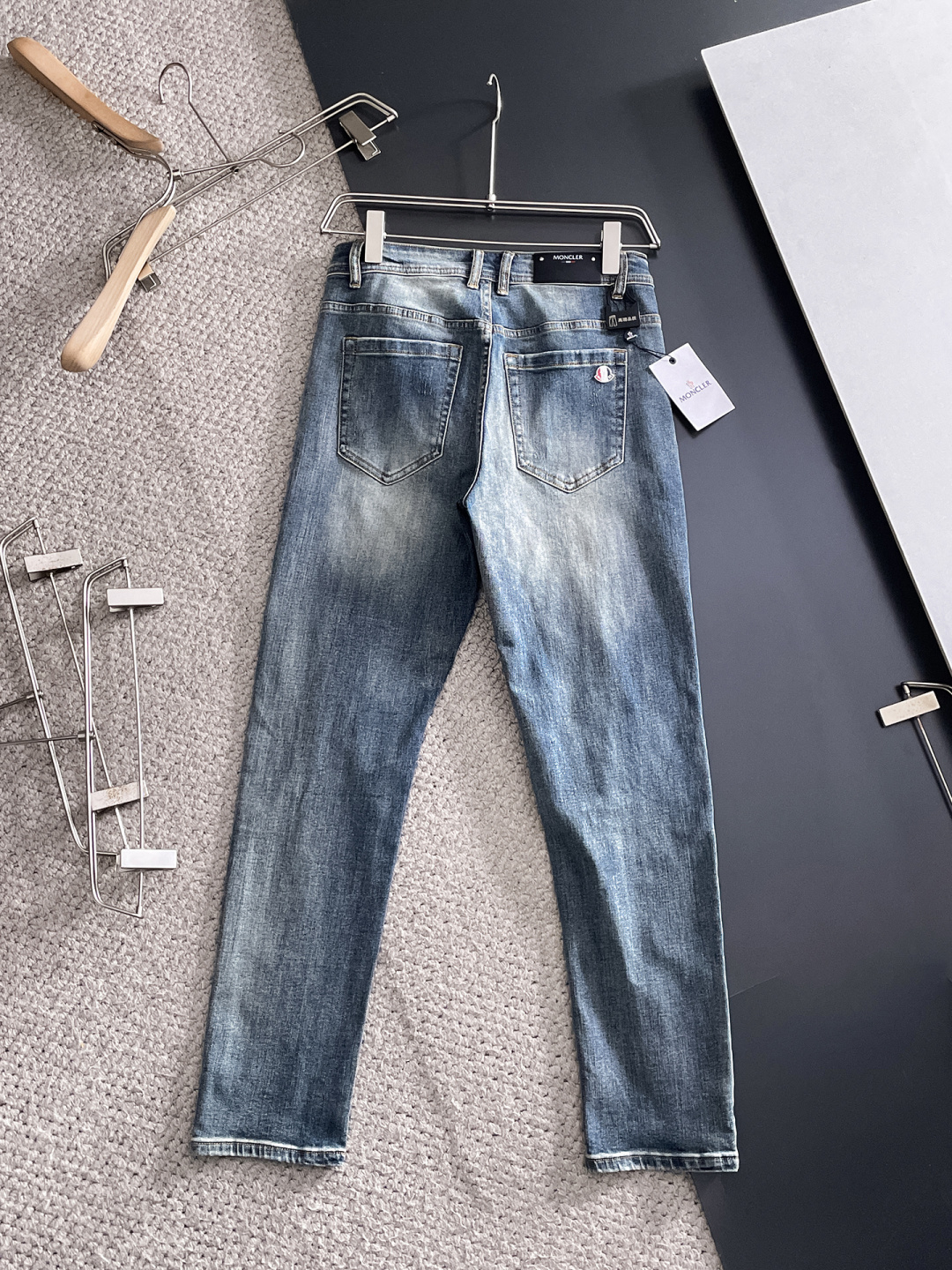 蒙口 男士丹宁牛仔裤，官宣画册海报穿搭款！ 客供高级进口的丹宁原色面料，特选日本冈山纯正13oz 盎司牛