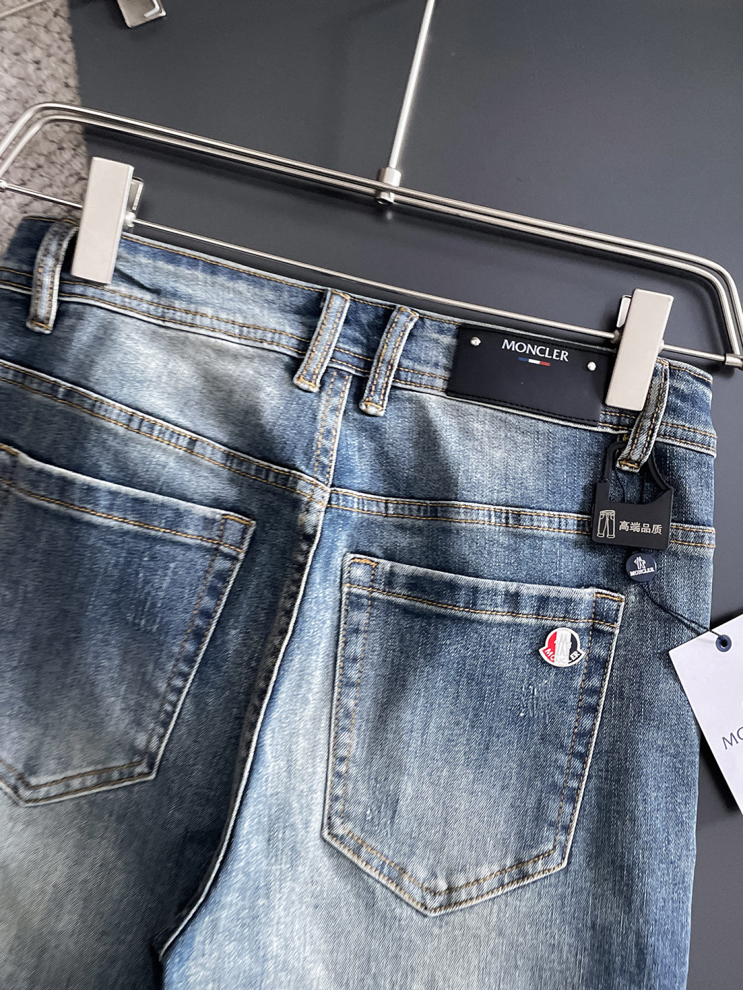 蒙口 男士丹宁牛仔裤，官宣画册海报穿搭款！ 客供高级进口的丹宁原色面料，特选日本冈山纯正13oz 盎司牛