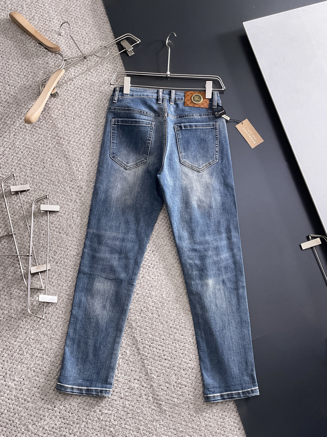 Burberry 巴宝莉 男士丹宁牛仔裤，官宣画册海报穿搭款！ 客供高级进口的丹宁原色面料，特选日本冈山