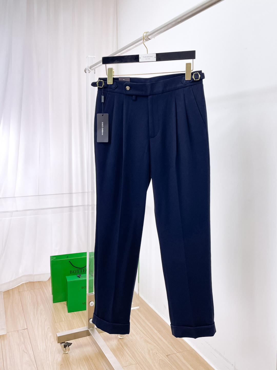 NO:644656,DG Casual Pants, Western Pants 2025SS Autumn and Winter New Style, Special Fabric for Advanced Custom Pants, Customized Original Hardware, Heavy Craftsmanship, Fine Turning, Customized Fabric, Soft and Comfortable, Remarkable Texture, Exquisite Accessories, Excellent Upper Body Effect, Complete Three Standards, Standard Sizes 29-36, No 35,,alexander wang19860909DG 休闲裤 西裤2025SS秋冬新款 高级定制裤子专用面料 定制原版五金 重工工艺打造 车工走线精细 定制面料 柔软舒适 质感显著 辅料精美 上身效果超赞 三标齐全 标准尺码29-36,无35,,alexander wang,Men's clothing