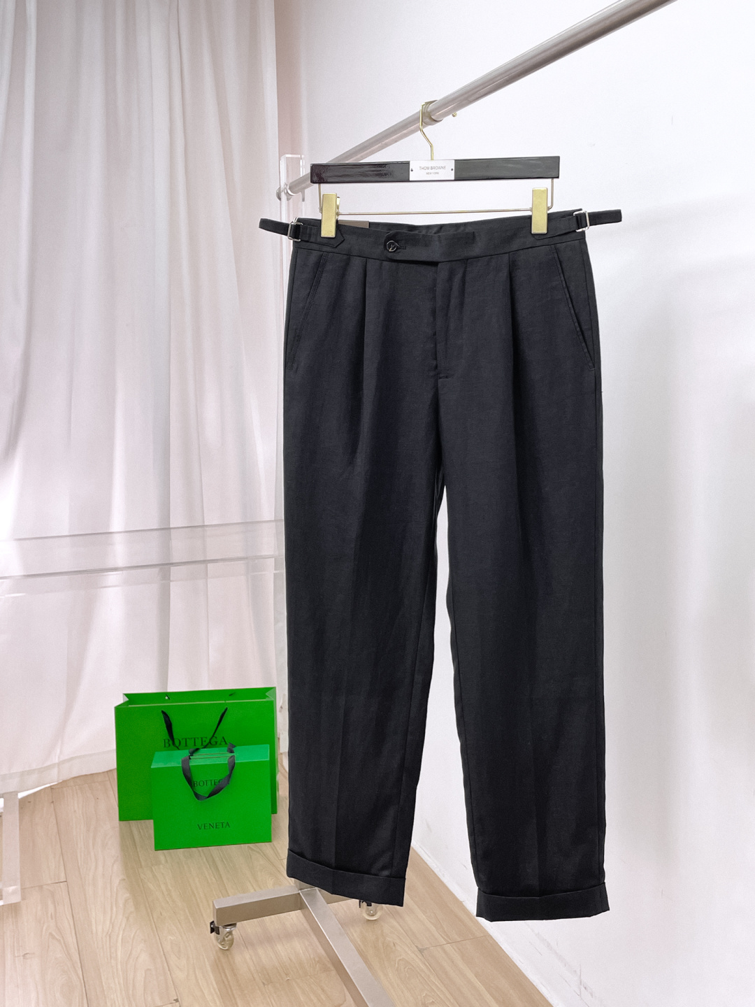 NO:863521,GUCCI Gucci casual pants and trousers 2026SS autumn and winter new style, special fabric for advanced custom pants, customized original hardware, heavy craftsmanship, fine turning and routing, customized fabric, soft and comfortable, significant texture, exquisite accessories, great upper body effect, complete three standards, standard size 29-38, no 35,,gucci,19860909GUCCI 古奇 休闲裤 西裤2026SS秋冬新款 高级定制裤子专用面料 定制原版五金 重工工艺打造 车工走线精细 定制面料 柔软舒适 质感显著 辅料精美 上身效果超赞 三标齐全 标准尺码29-38,无35,,gucci,,Men's clothing