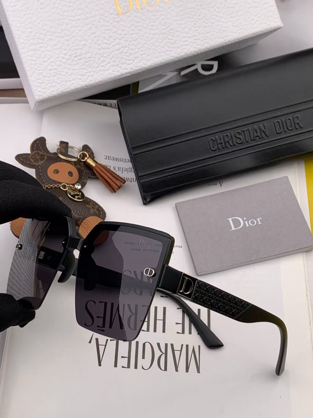 🔺 【DIOR-迪奥】2025开春新款 潮流爆款 时尚方框太阳镜 高品质 佩戴舒适 网红潮款墨镜 型号：