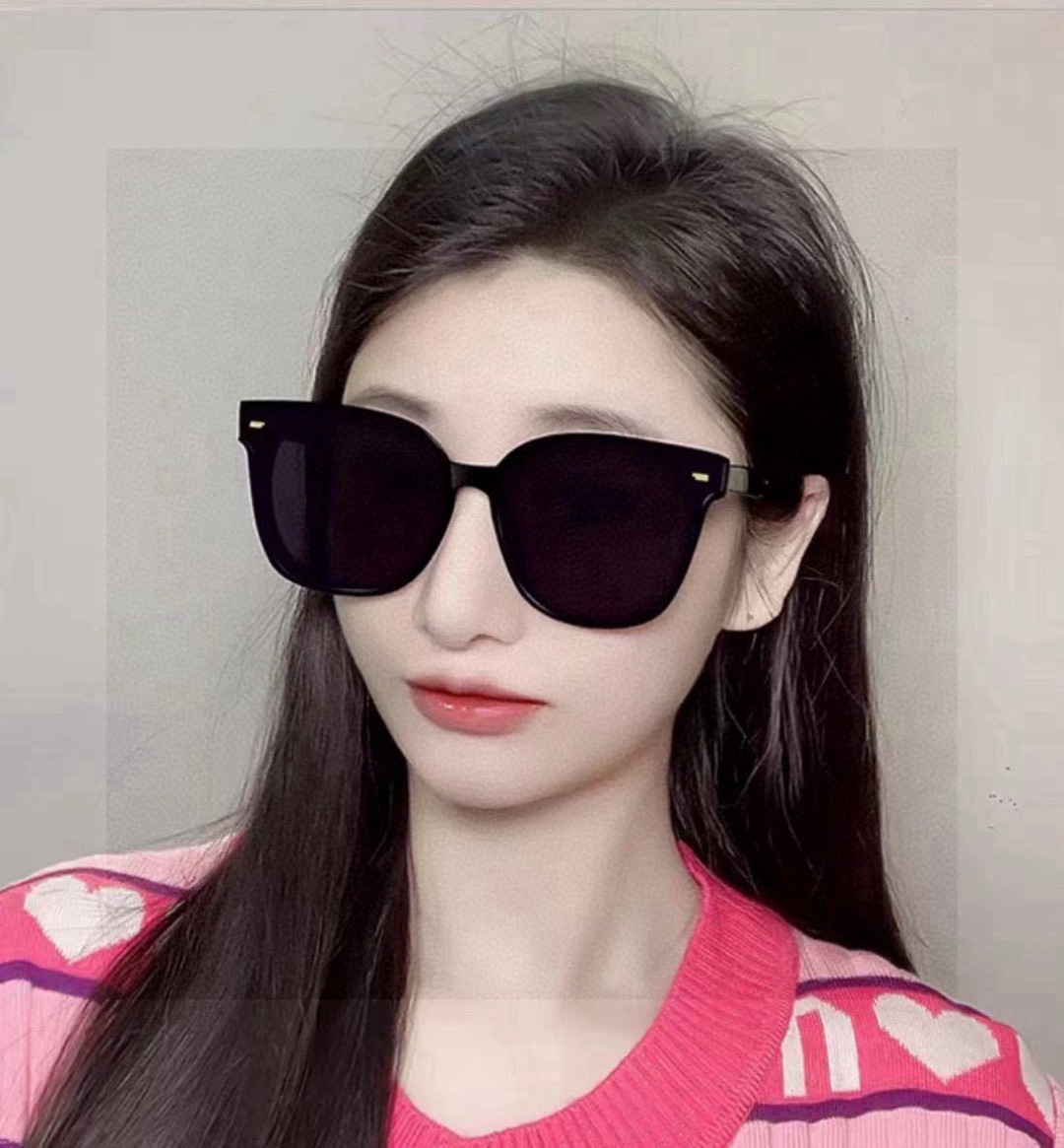 超好看 潮酷【GUCCI】古驰 新款款太阳镜以独特魅力和前卫风格诠释春夏最新眼镜，以方框设计，中梁连体质