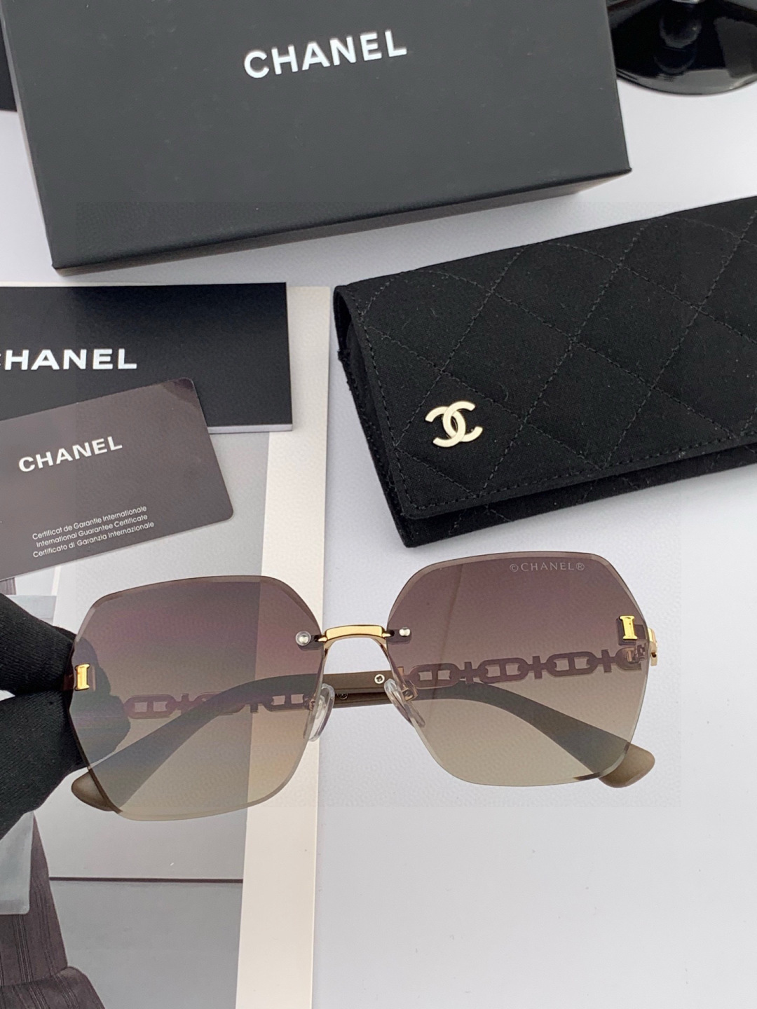 🔺 【香奈儿】2025开春新款 潮流爆款 时尚方框太阳镜 高品质 佩戴舒适 网红潮款墨镜 女士高清太阳镜