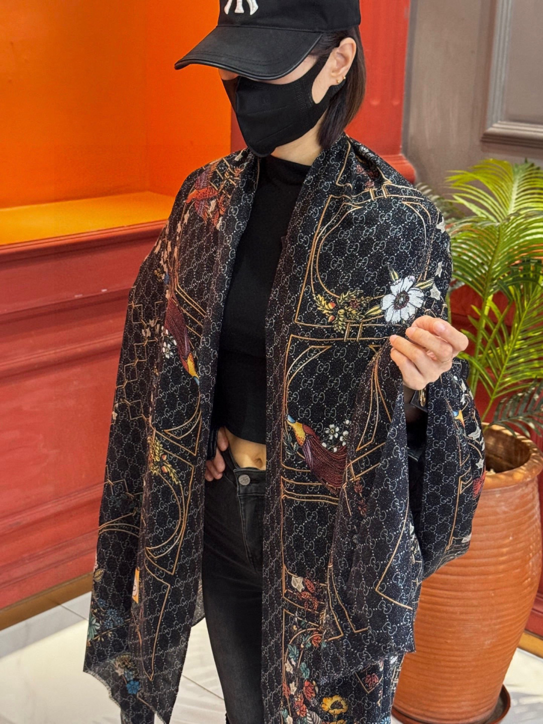 会发光发亮的围巾羊绒新款 🆕🆕🌈💫速度‼️下手一定要快‼️G家新款【GG字母花卉长巾】，高端 大爱 货极