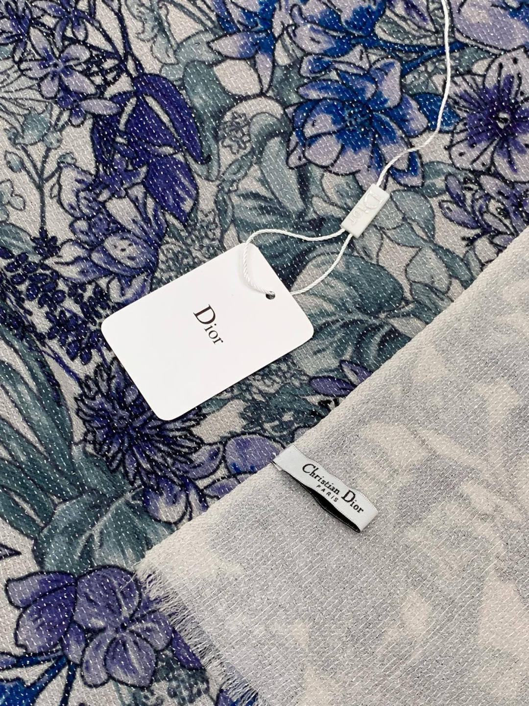 💟CHANEL香奈儿经典元素设计优雅大方，绕在颈间超级完美💋💋简直人间的尤物😍 专柜品质[玫瑰]长巾10