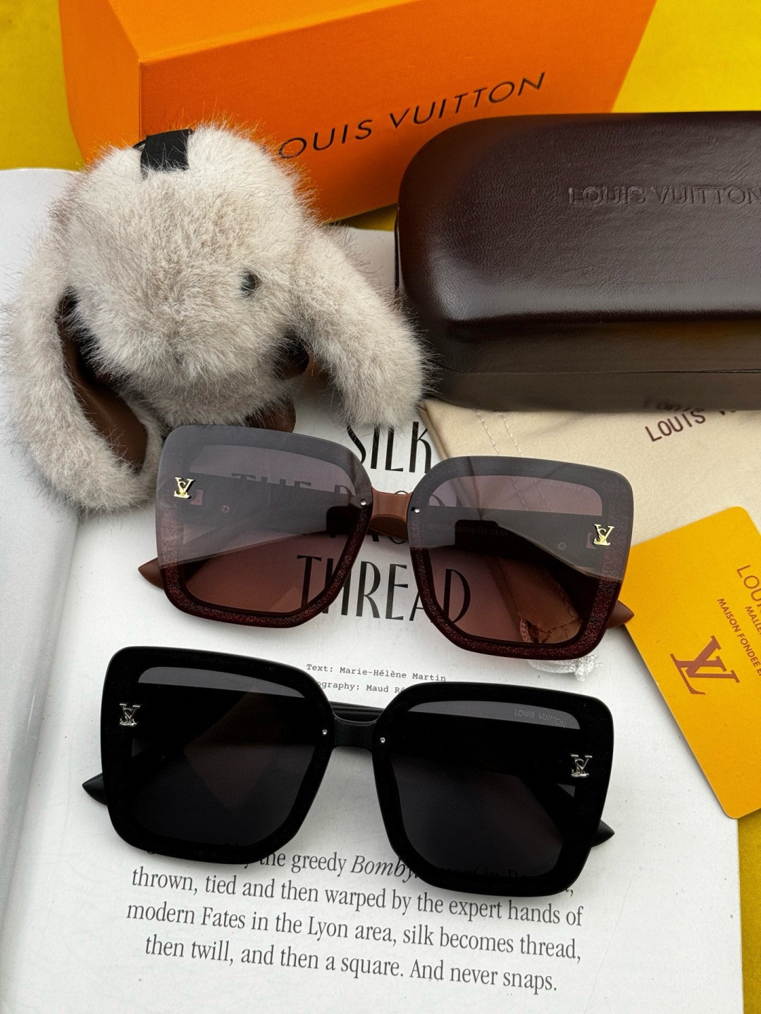 LV 2025年开春新款 潮流爆款 时尚方框太阳镜 高品质 佩戴舒适 网红潮款墨镜 型号L2990