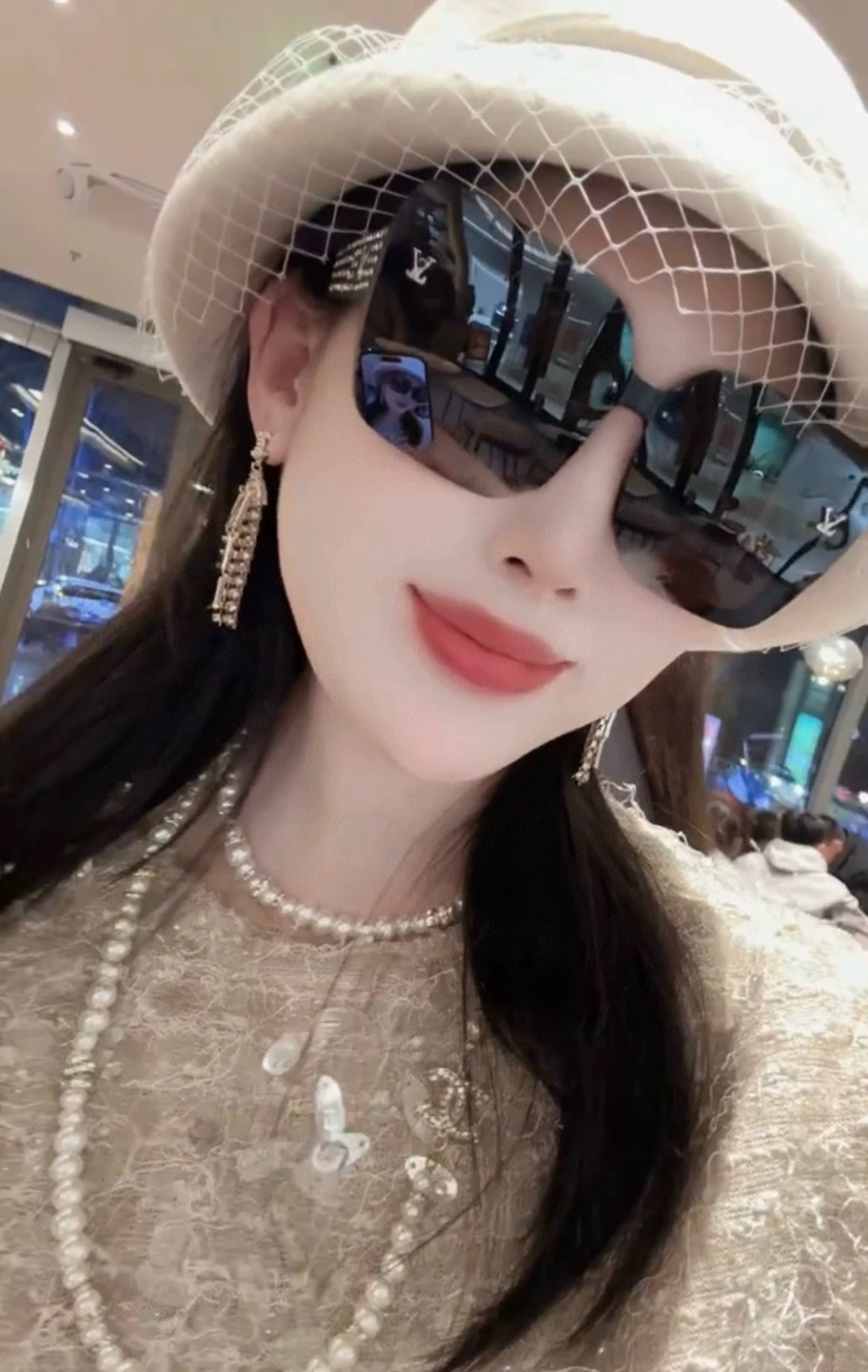 LV 2025年开春新款 潮流爆款 时尚方框太阳镜 高品质 佩戴舒适 网红潮款墨镜 型号L2990