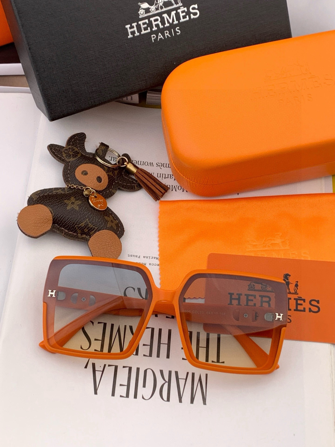 【TR尼龙偏光系列】爱马仕 经典的方框设计，不挑脸型，无论搭配大衣还是连衣裙都非常显气质尼龙偏光镜片预防