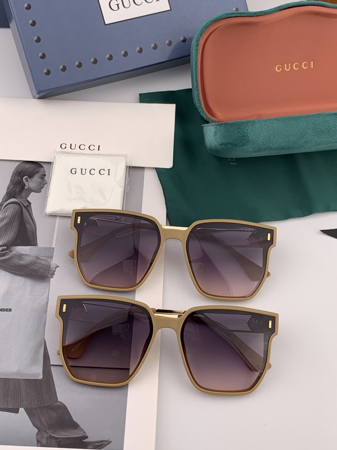 Gucci 经典的方框设计，不挑脸型，无论搭配大衣还是连衣裙都非常显气质尼龙偏光镜片预防紫外线 型号：G