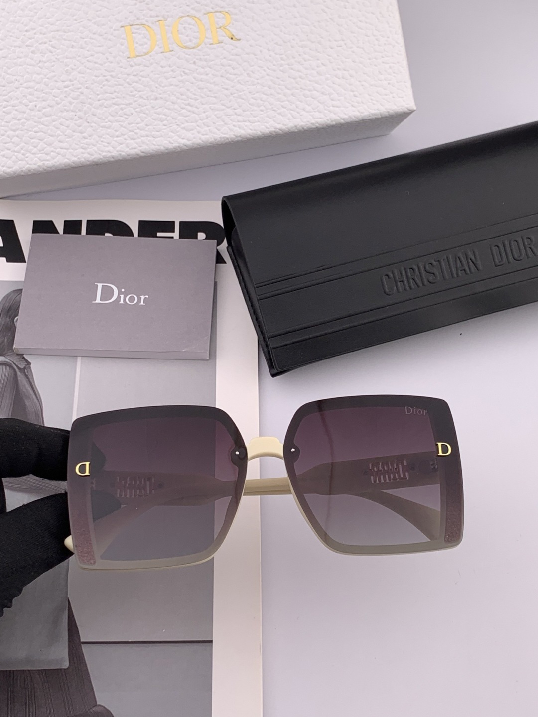 【DIOR-迪奥】开春新款 潮流爆款 时尚方框偏光太阳镜 高品质 佩戴舒适 网红潮款墨镜 型号 CD09