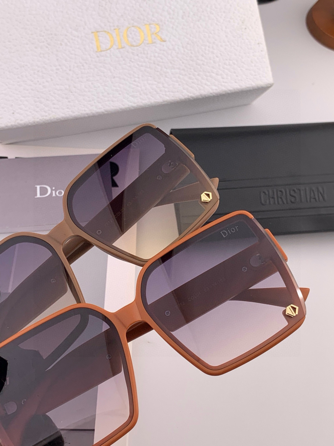 🔺 【DIOR-迪奥】2025开春新款 潮流爆款 时尚方框偏光太阳镜 高品质 佩戴舒适 网红潮款墨镜 女