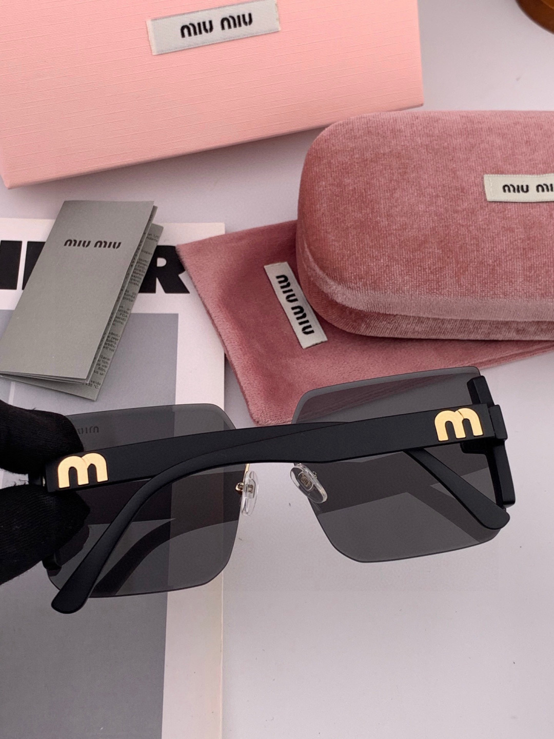 🔺 【缪缪 】2025开春新款 潮流爆款 时尚方框太阳镜 高品质 佩戴舒适 网红潮款墨镜 女士高清太阳镜