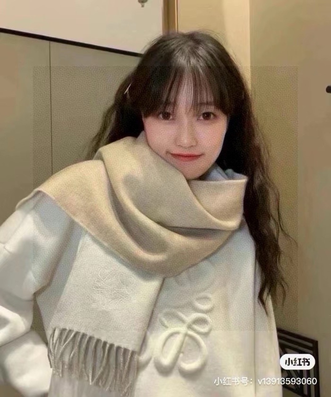 没见过吧，很少有人在柜里见过这条围巾😳当时发售的时候内地给的就特别少，原版是客户在日本中古店买到的❗所以