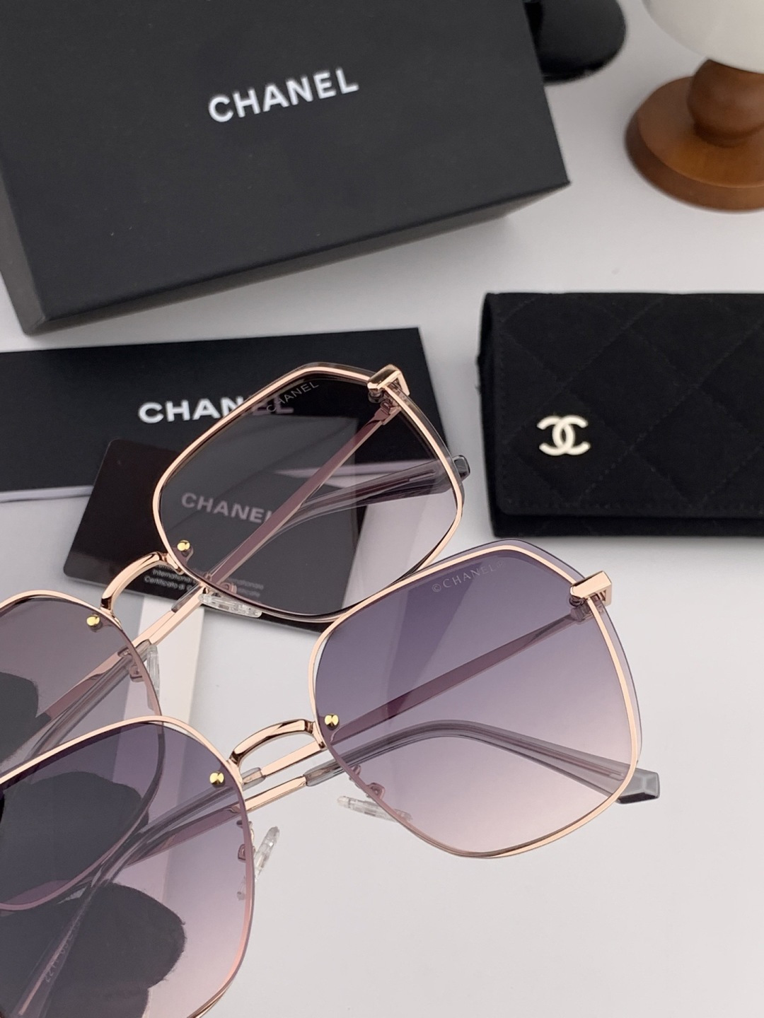 【CHANEL】香奈儿 新款尼龙偏光太眼镜，无框钻石 切边更有质感，大气女人范儿，大脸小脸都好看 ！型号