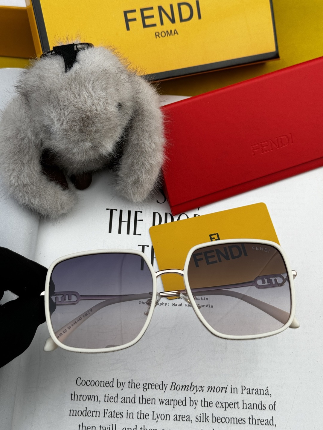 🔺 【芬迪】2025开春新款 潮流爆款 时尚方框偏光太阳镜 高品质 佩戴舒适 网红潮款墨镜 女士高清偏光